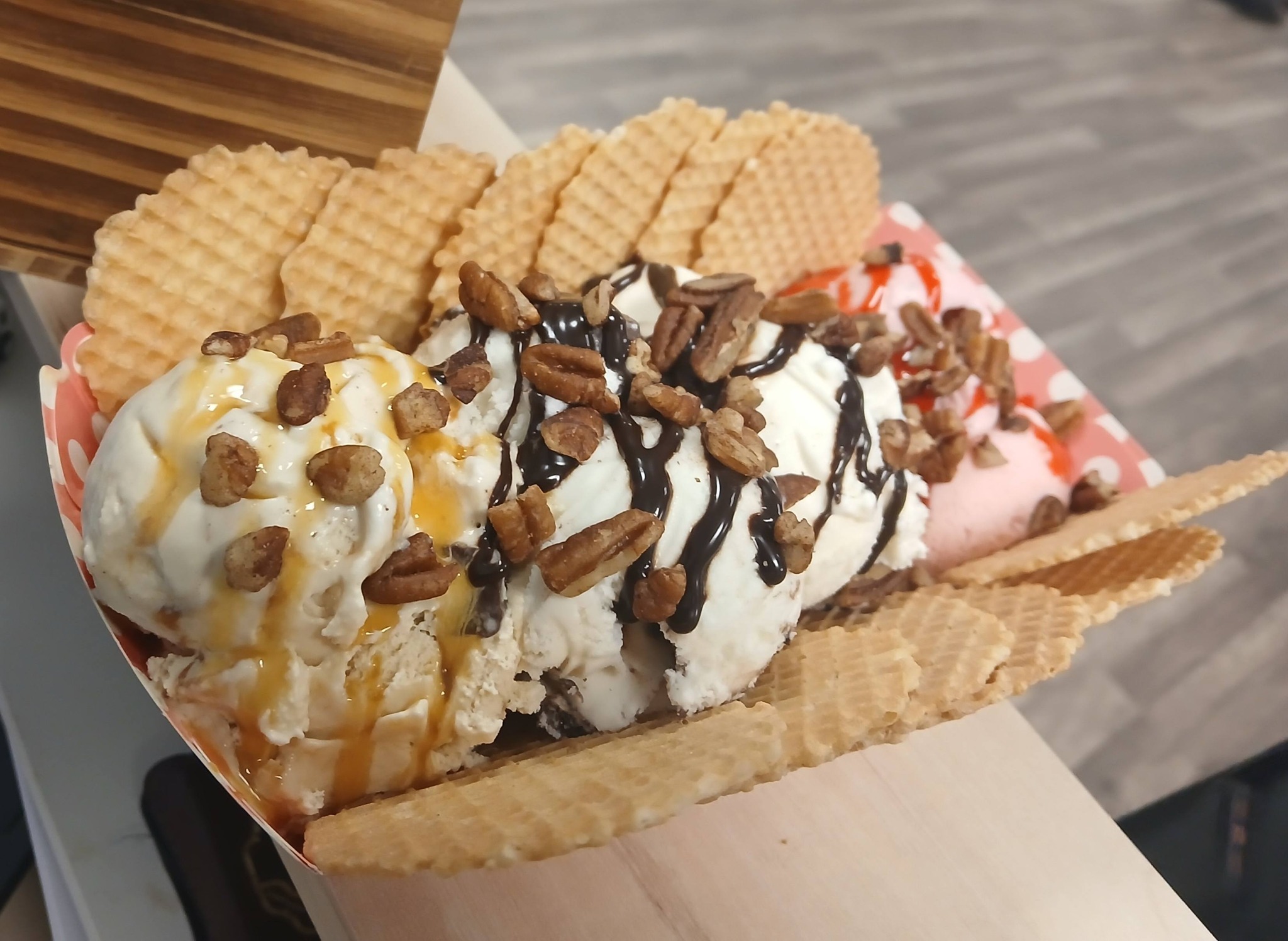 Z Icy Hub for icecream and international treats | Florence AL