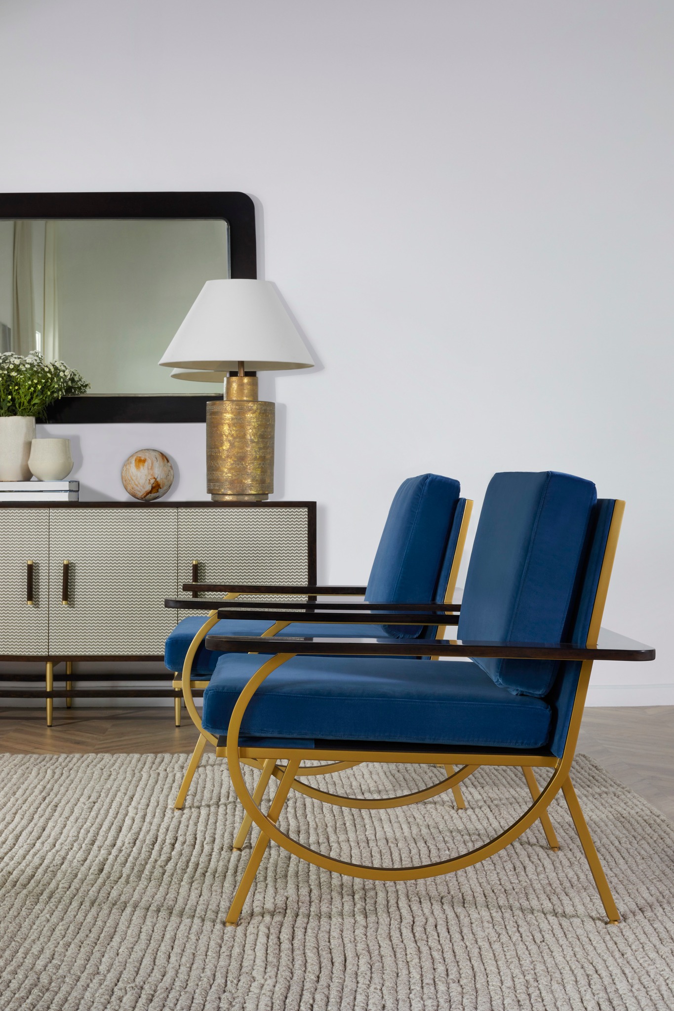 💙Màu xanh luôn gợi lên cảm giác... - Sonder Living Viet Nam