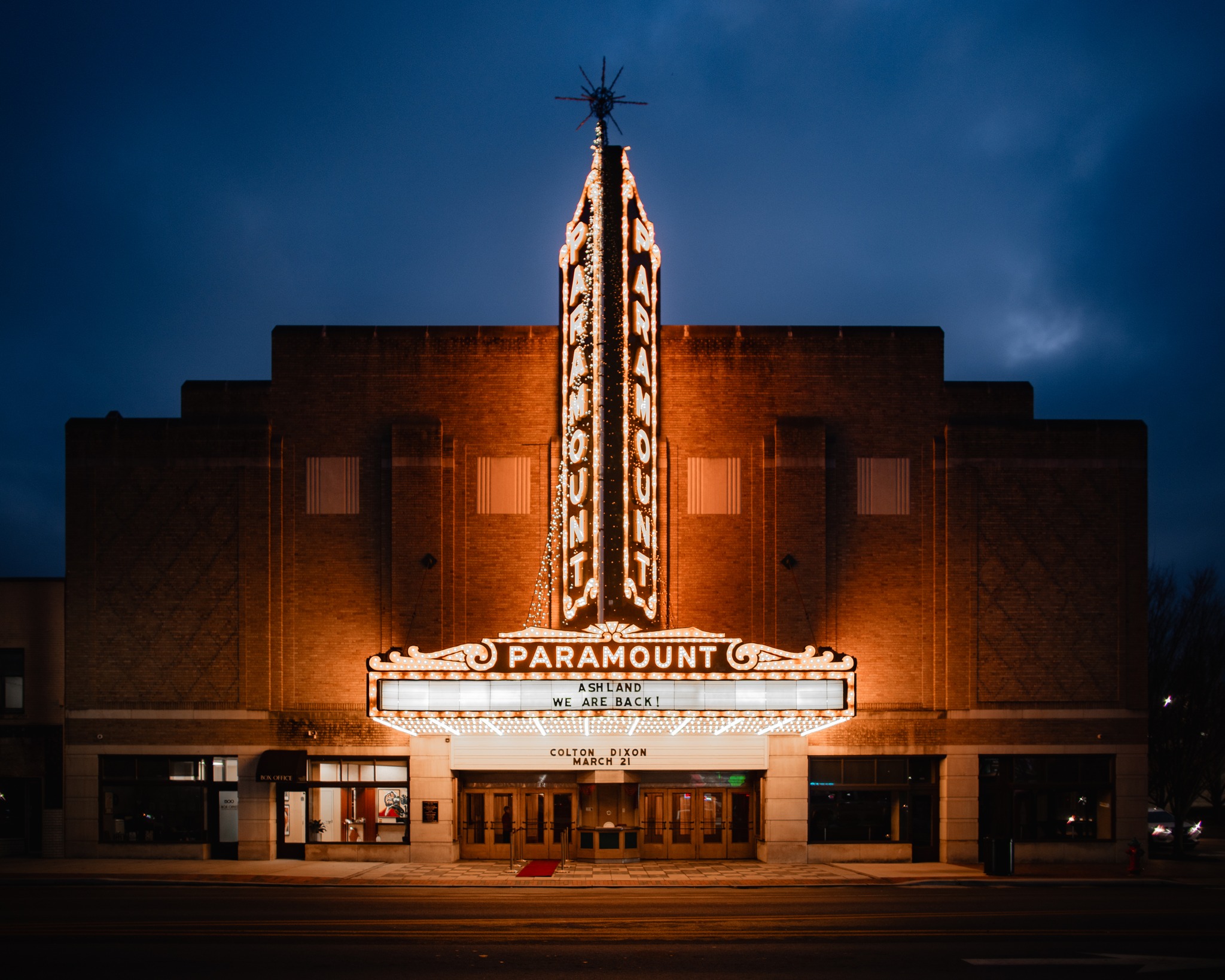 Paramount Theatre, Ashland: a glimpse.