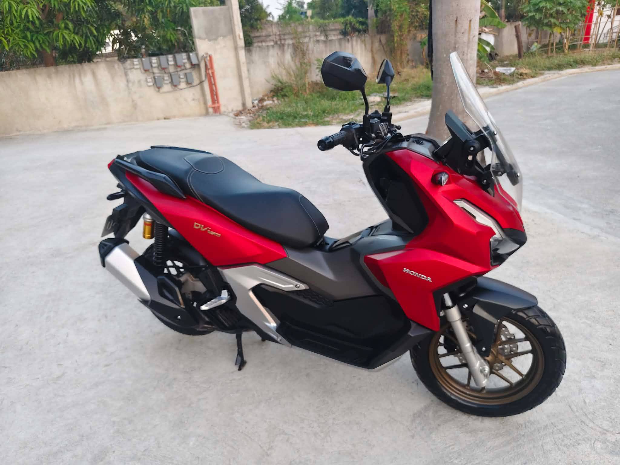 For Sale LC300 ZX 2023 model 42+++tkm only Newly pms Complete