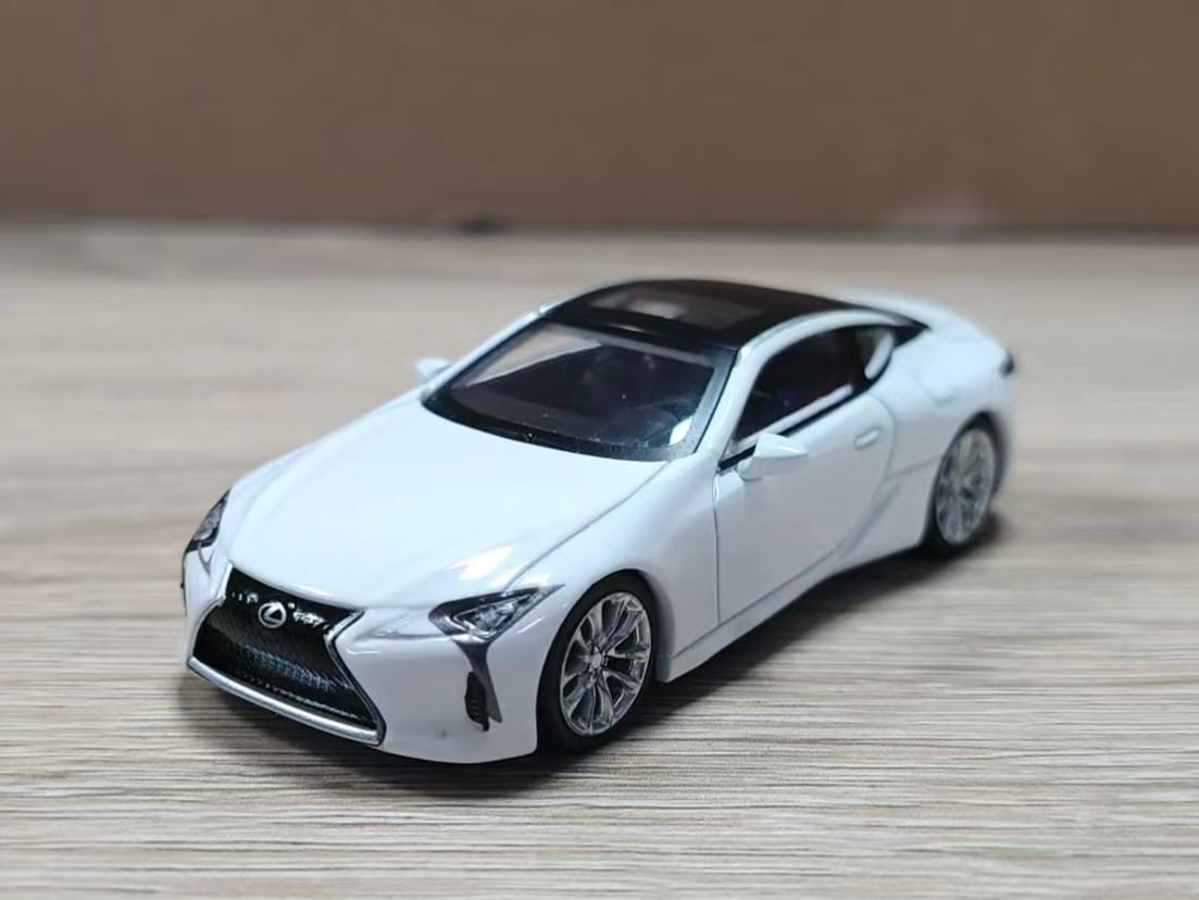 Kyosho 新到貨 New arrivals! 1/43 Lexus LC500h Red KS03675RR. 1/43
