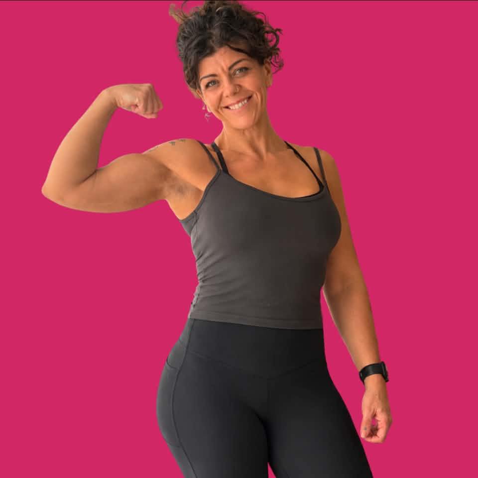 Bit of glute and hamstring focus today #over40 #womenwholift #legday # ...