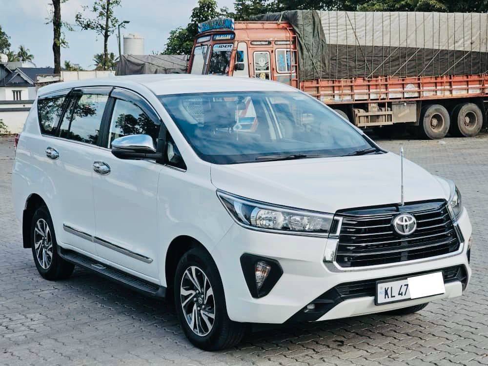 2022 MODEL INNOVA CRYSTA 2.4 GX MT SECOND OWNERSHIP 54000 KM ONLY