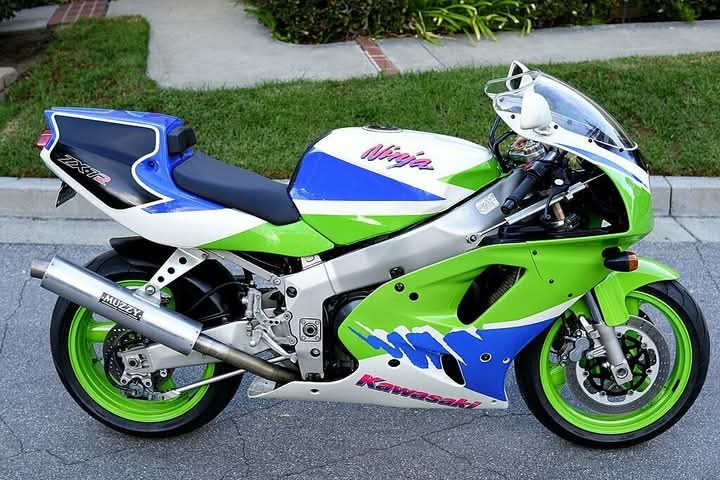 1997 Kawasaki Ninja ZX9R Just leaving this here. Link in comments 👇