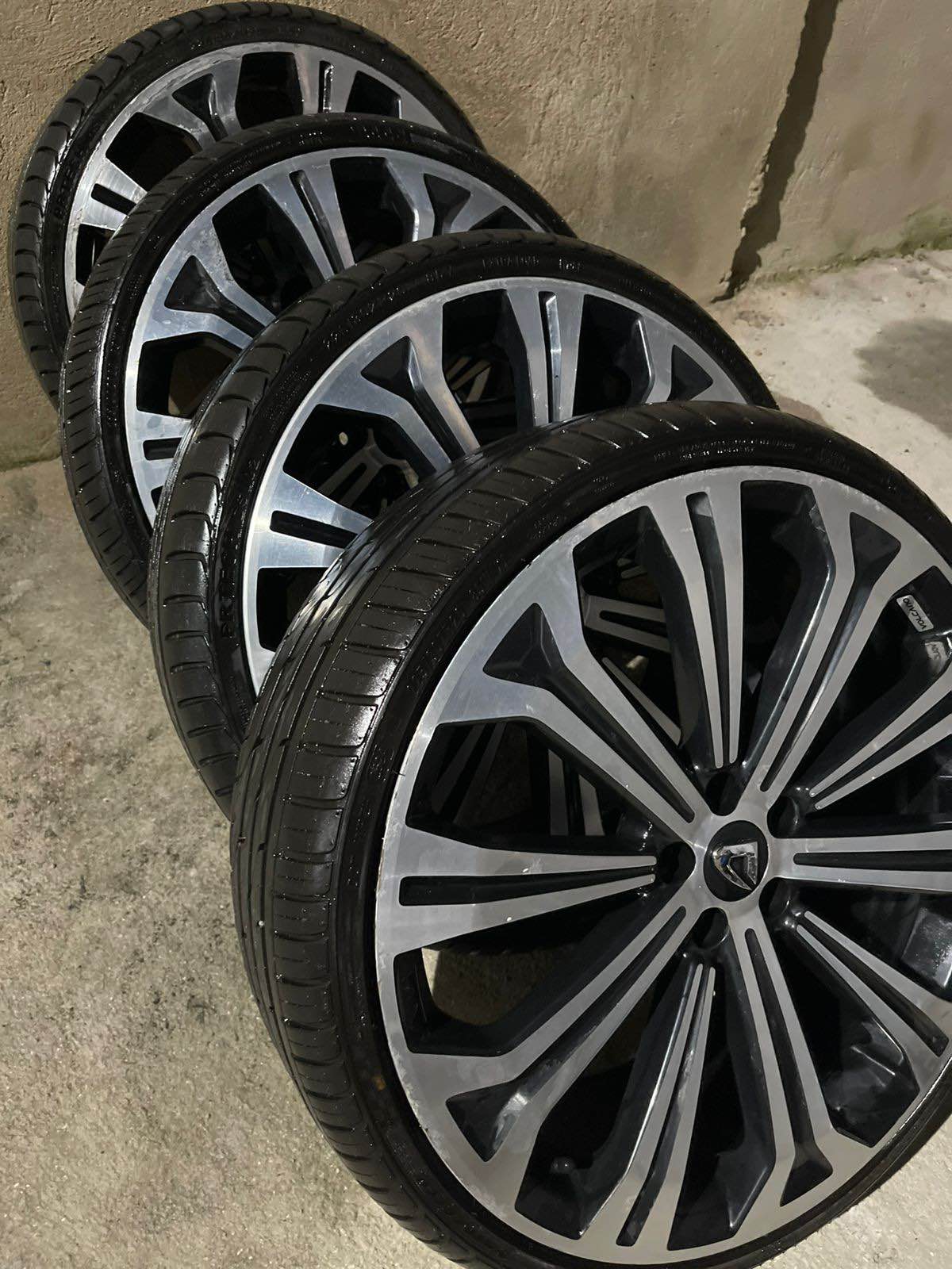 Aro 20 completo , não faço rolo - Car Wheels, Tires & Parts - Duque de ...