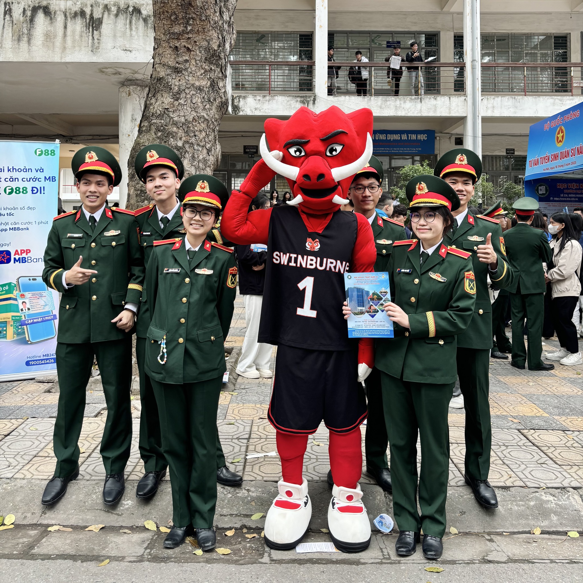 🐗 RAZOR – BIỂU TƯỢNG BỨT PHÁ... - Swinburne Vietnam - Can Tho | Facebook