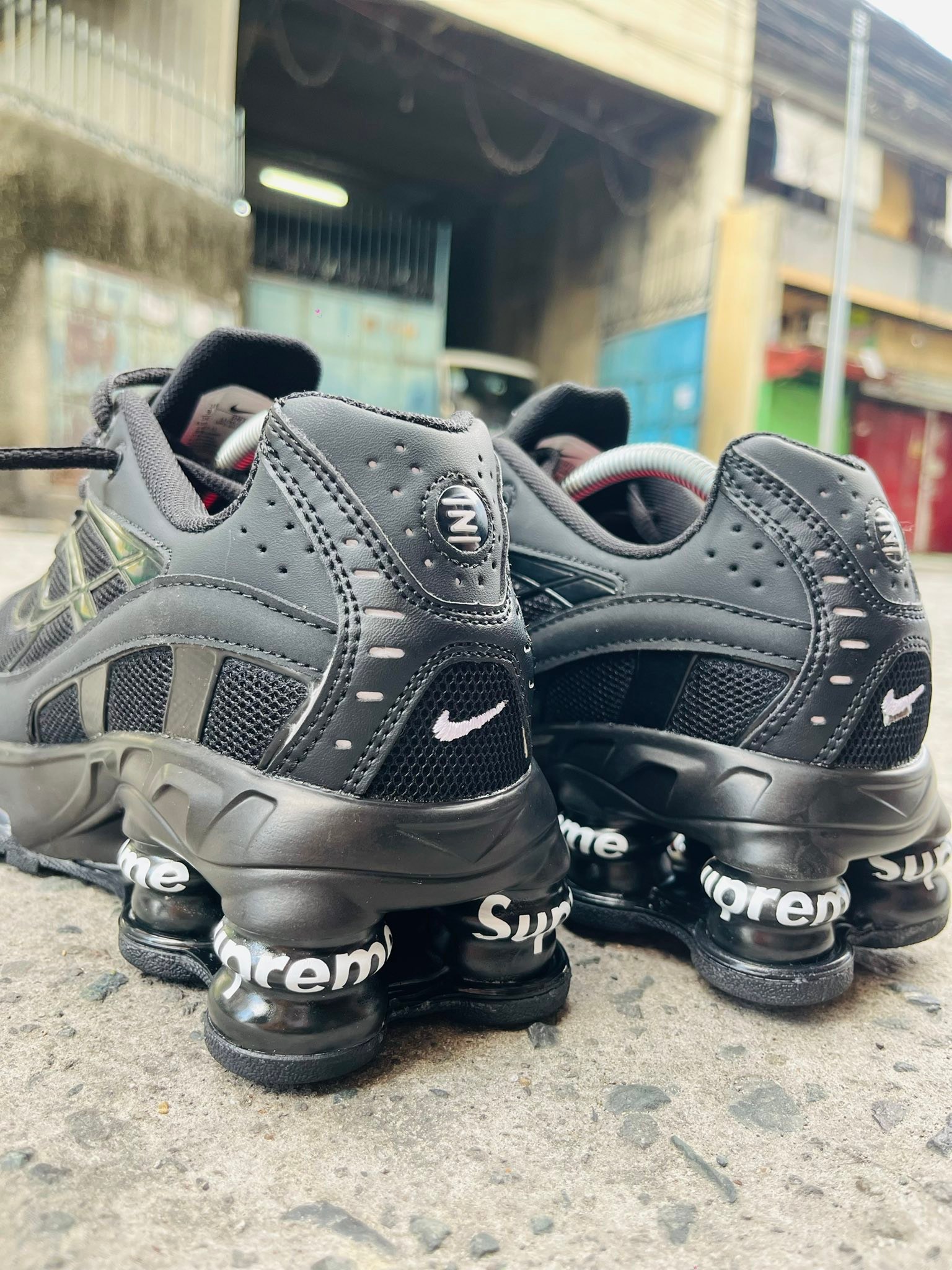 NIKE SHOX R2 x SUPREME ??? check comment section ????