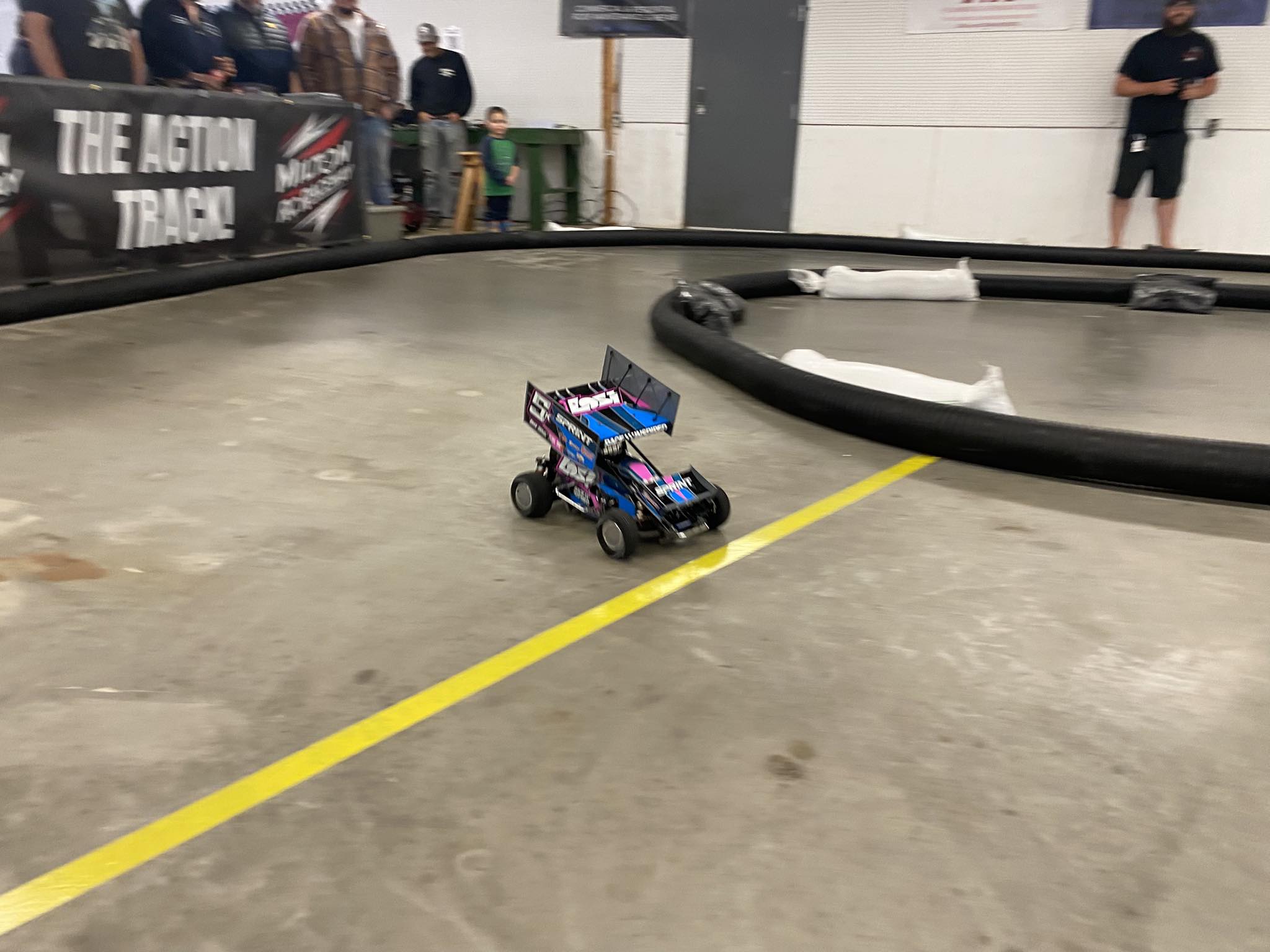 Milton - 1/10th scale Losi Sprint Cars on track for the first time ...