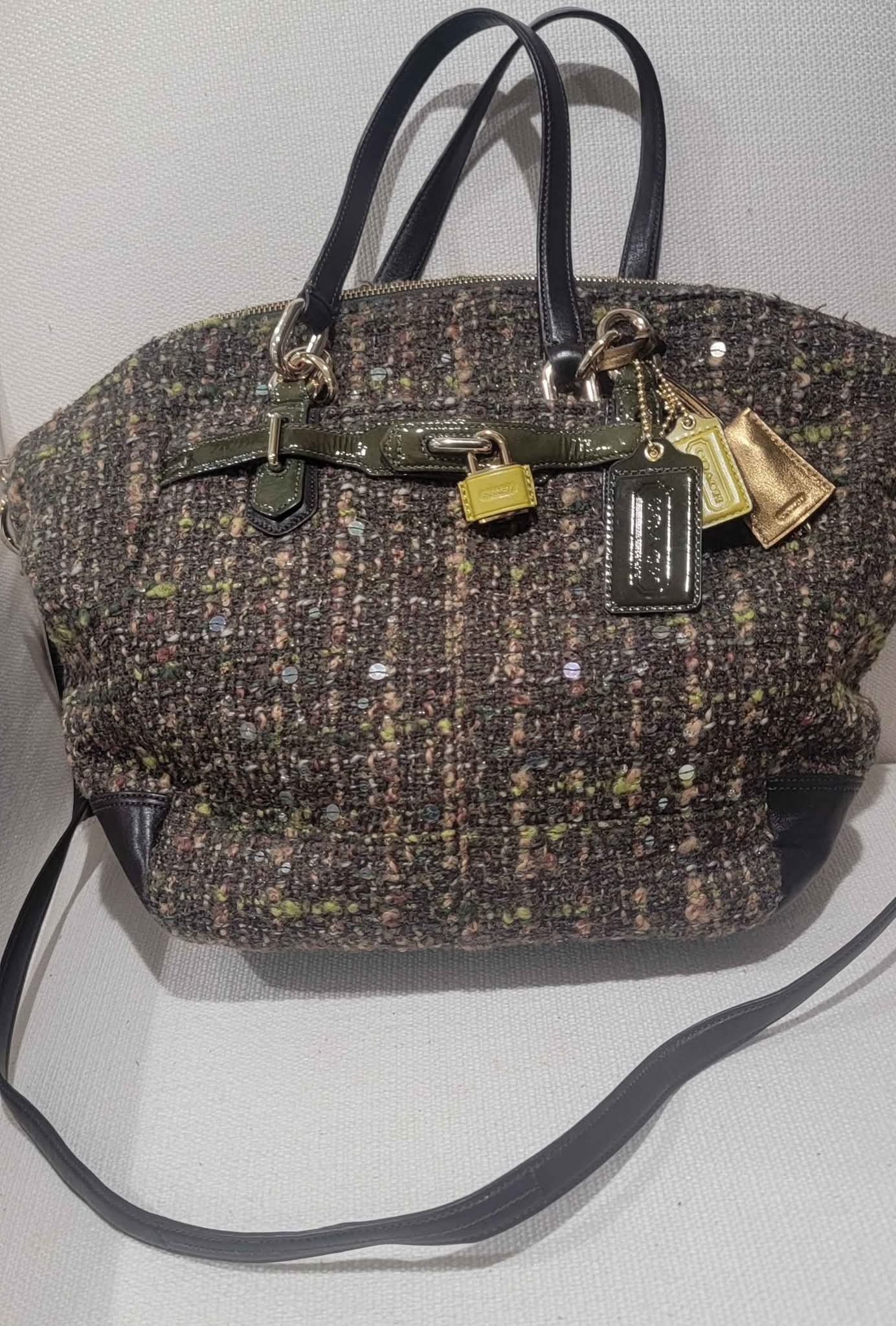 Excellent condition clean material wool/leather color principal 