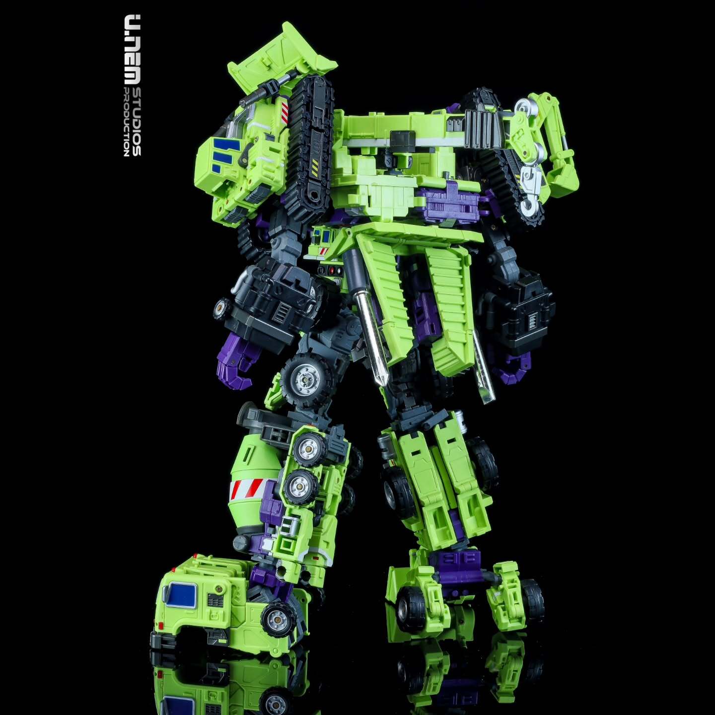 Maketoys Giant Type-61, via U.NEM Studios