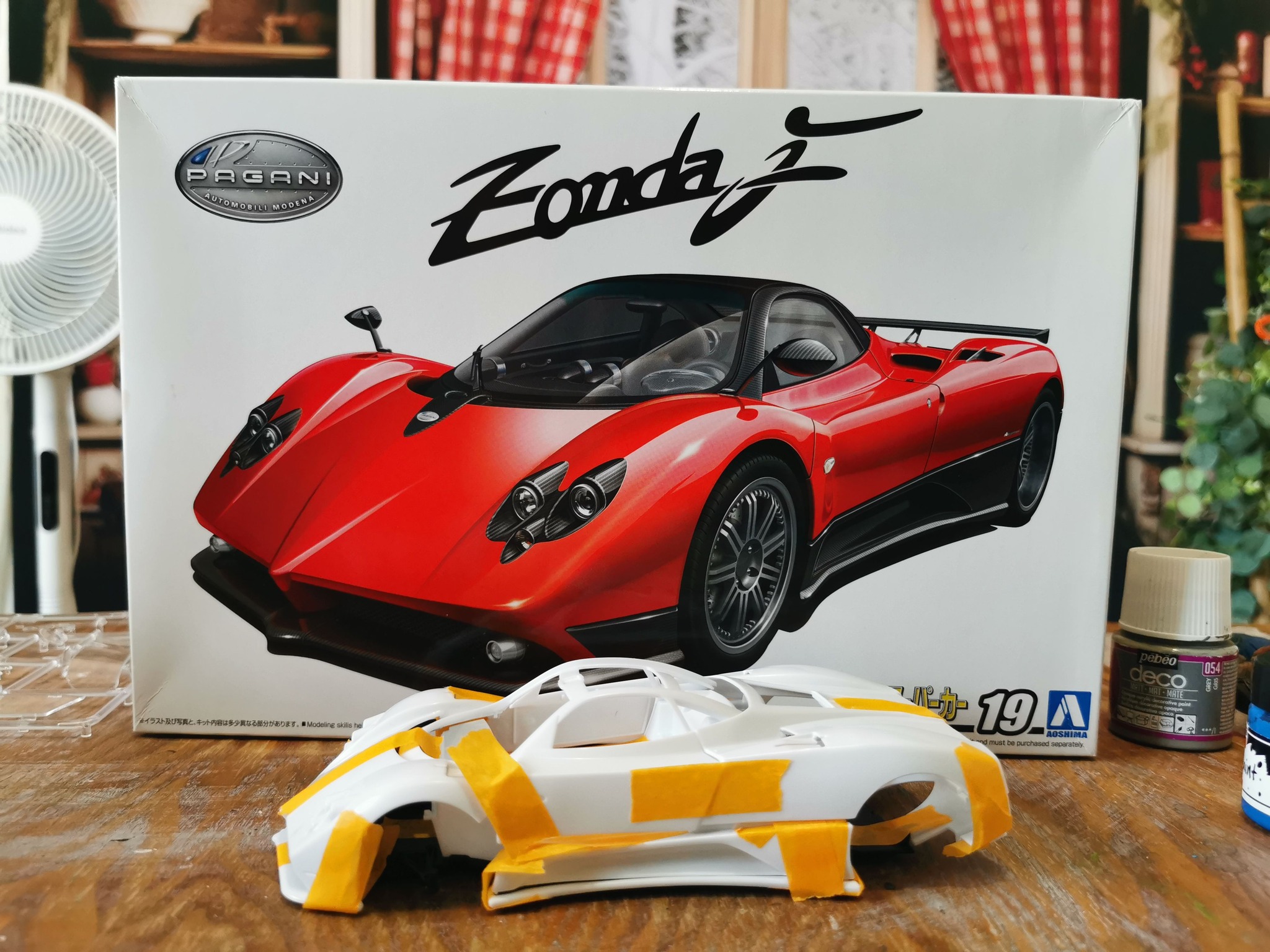 Building the Aoshima Pagani Zonda F with open body panels