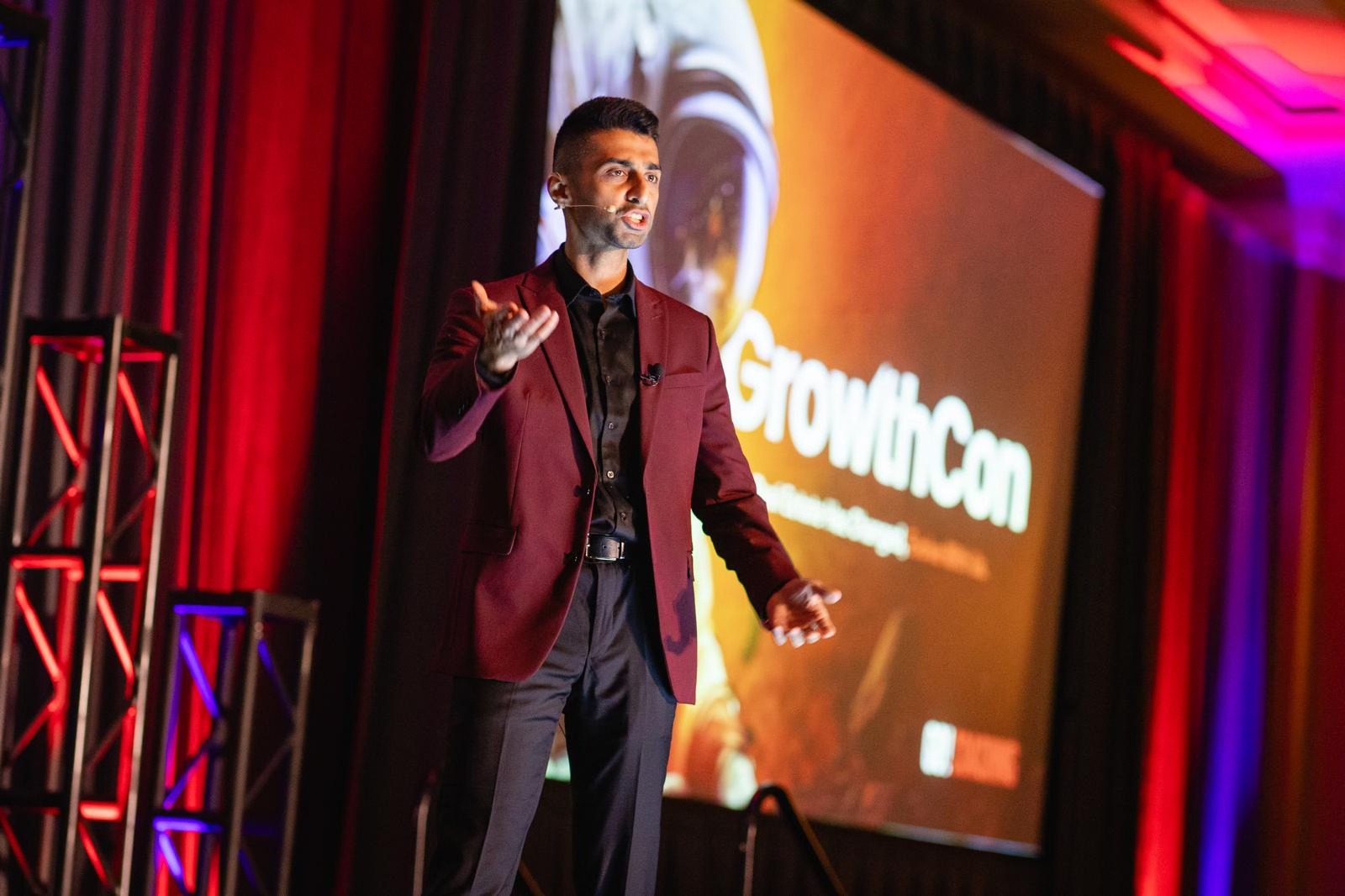 How to sound 10x more interesting | Speaking with Yasir Khan