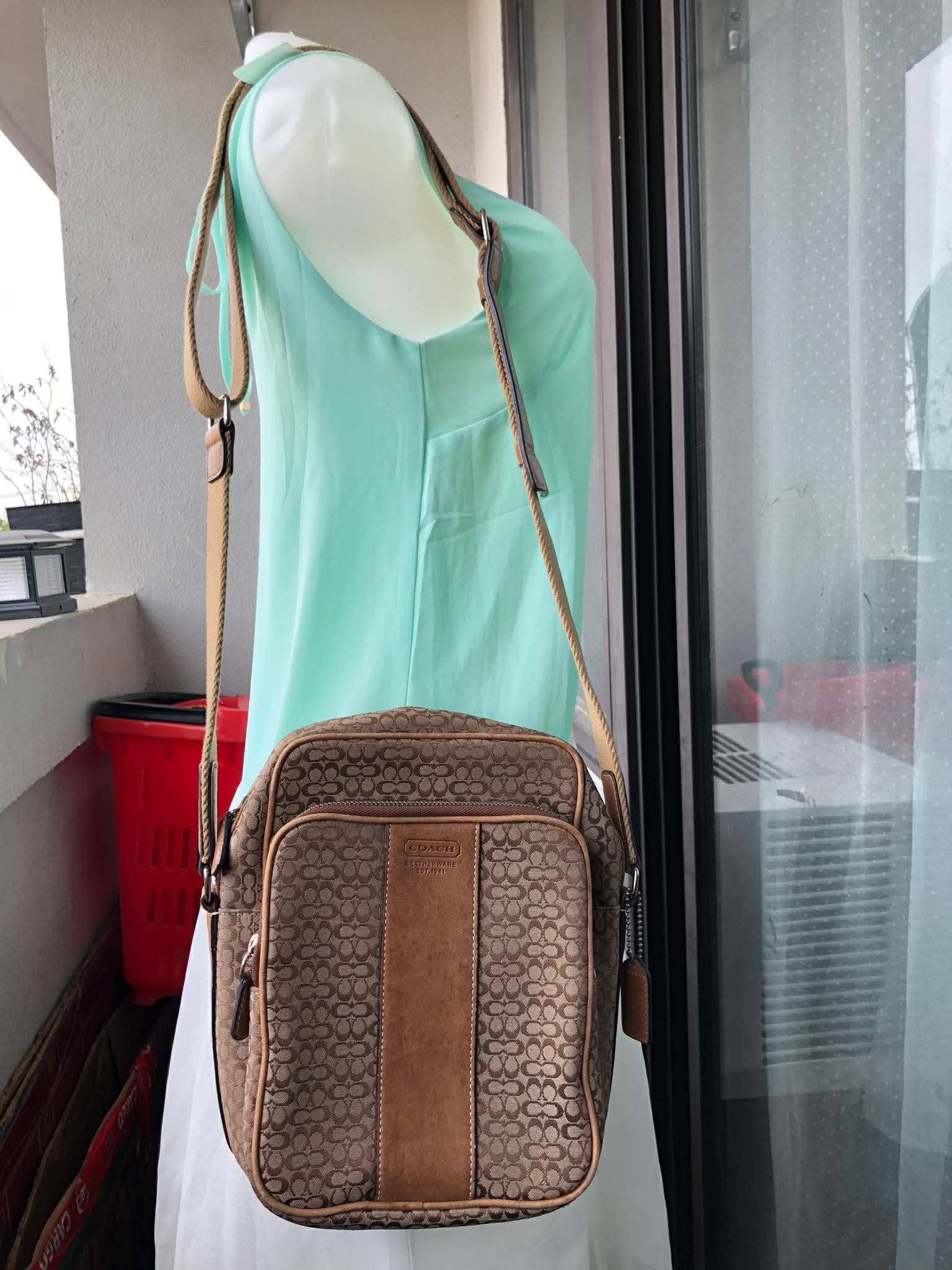 Coach Heritage Signature Stripe Flight Bag Length : 20cm Width 