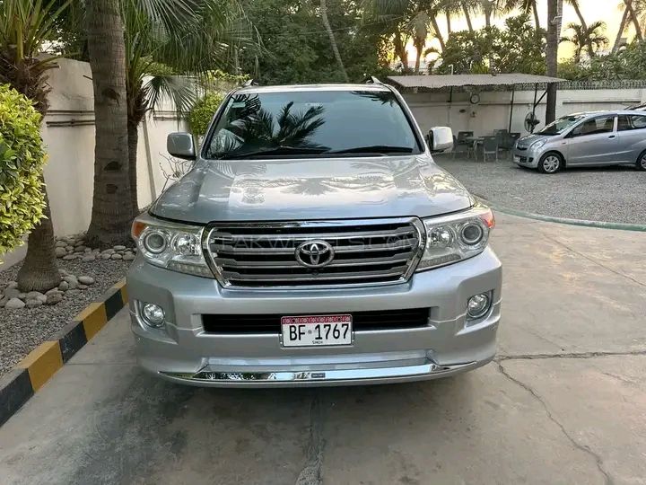 ジュン Toyota Land Cruiser 2011 ZX V8 Top of the Line Sunroof, Original