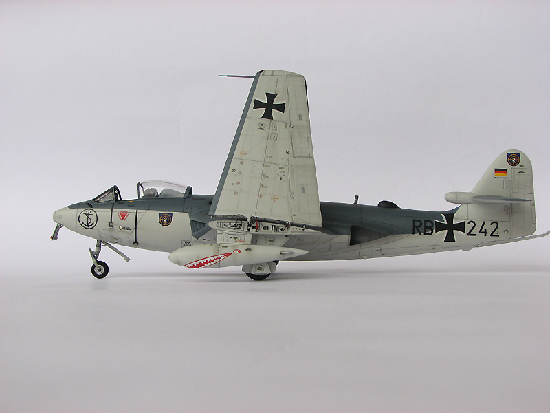 Hawker Sea Hawk MK 100 Trumpeter 1/48 + シ/01 F -01 A D ・こ克. M