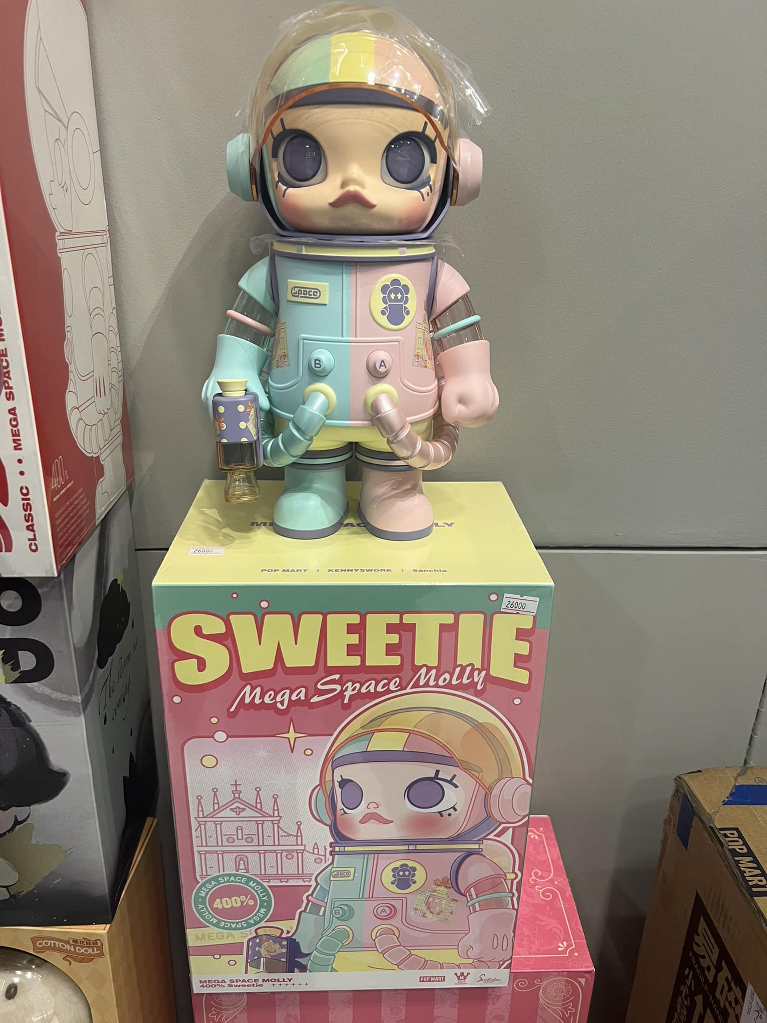 SELLING ON HAND MOLLY SWEETIE 400% 2pcs available brand new sealed 