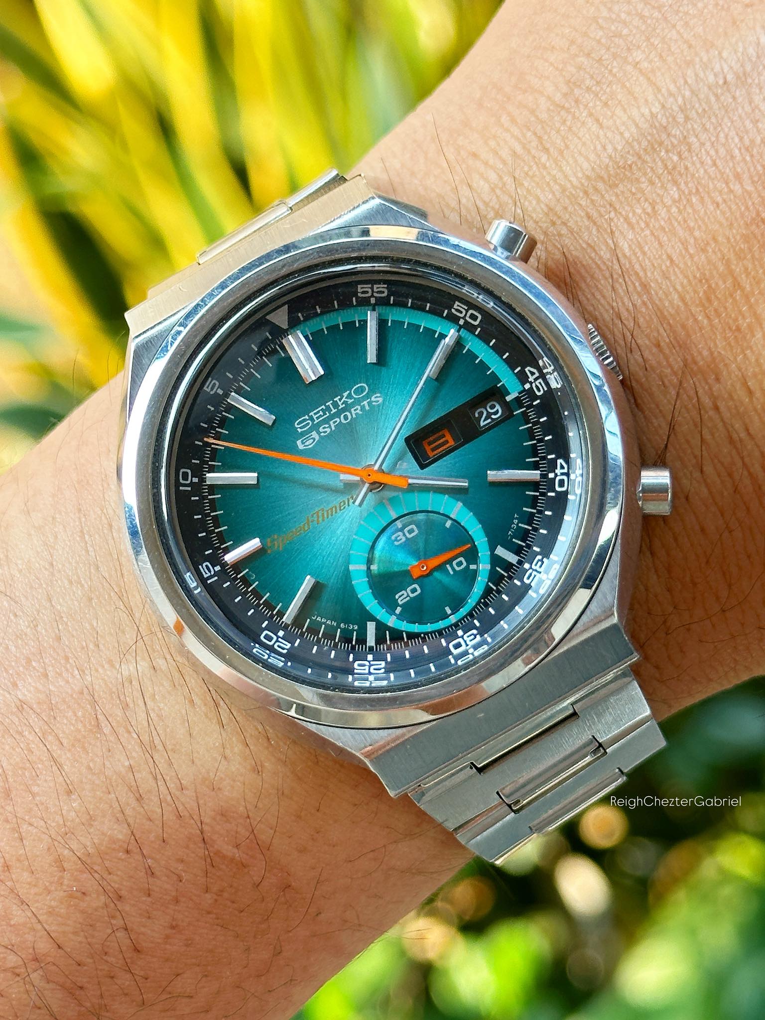 Seiko 5 Sports Watch with Speed-Timer and Chronograph Features