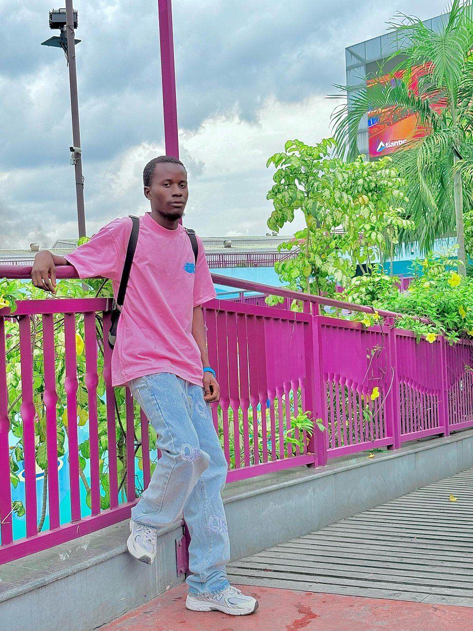 Les chercheurs s’interrogent : Celui... - Lange Lusinga II | Facebook