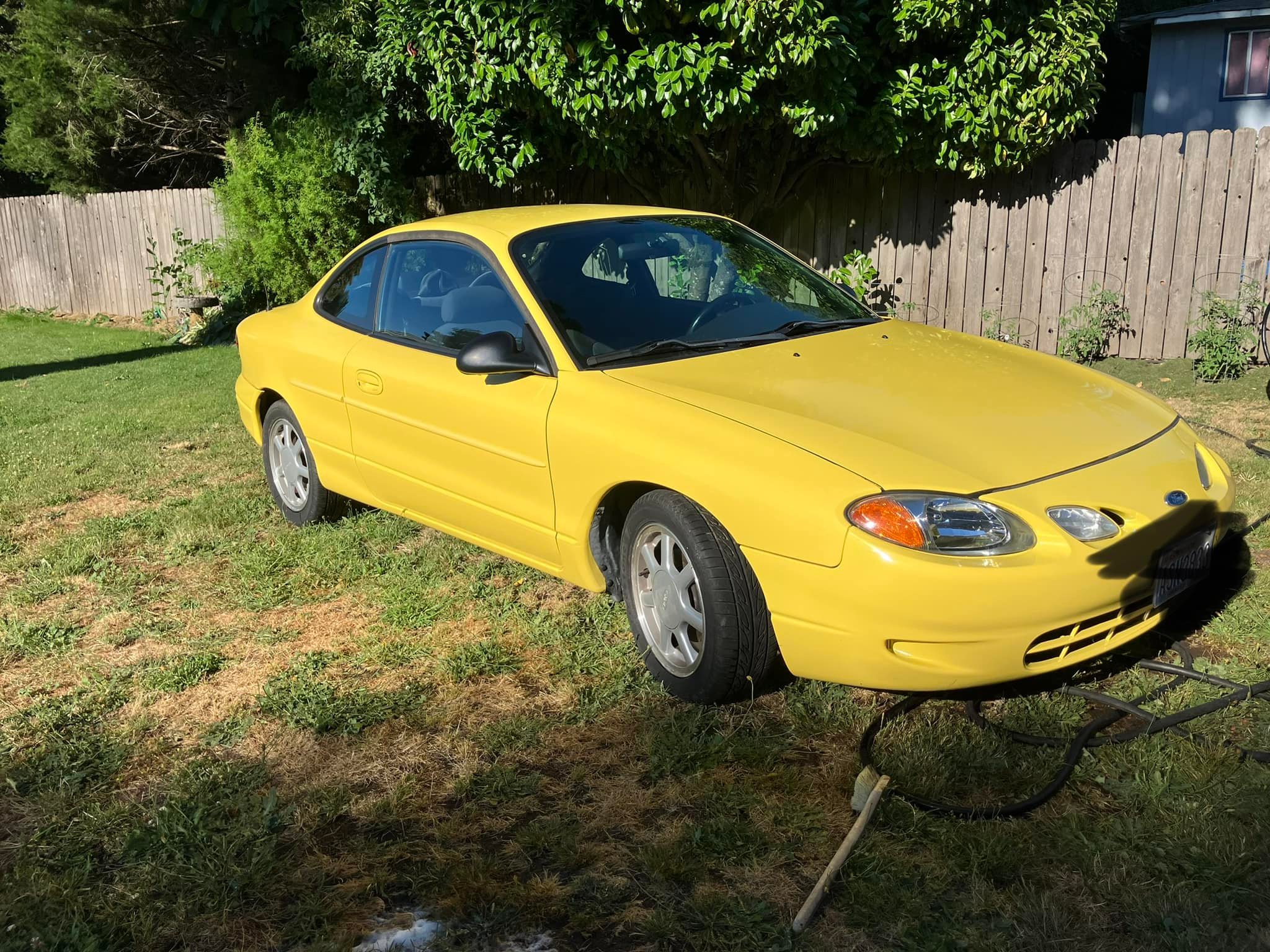 Comparison of 99 S/R and Sport Models