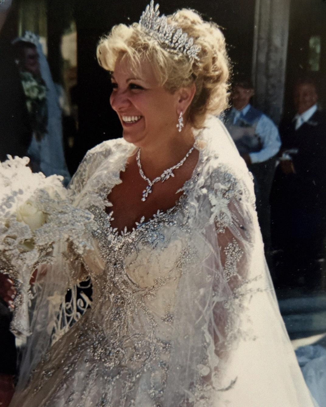 golden girls dorothy wedding dress Why did the writers put in an ugly to Lucas? gold dresses