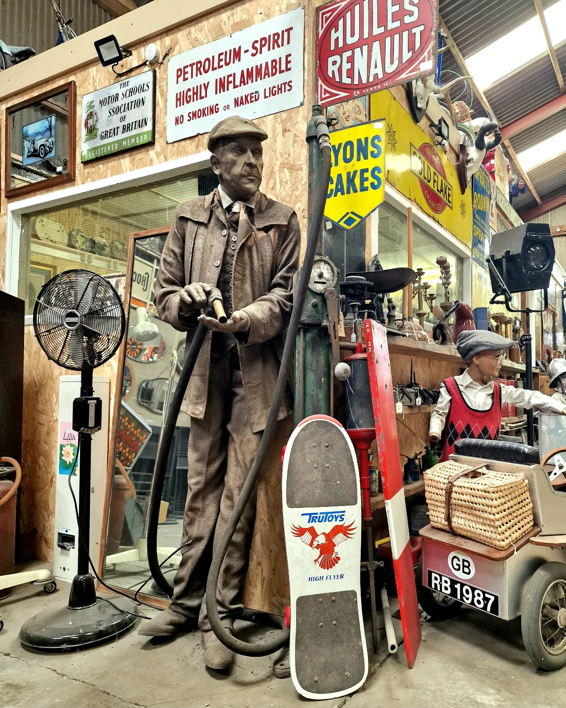 Antiques-reclaimed.Co.UK - #shedpic The Shed-Shop doors are wide open ...