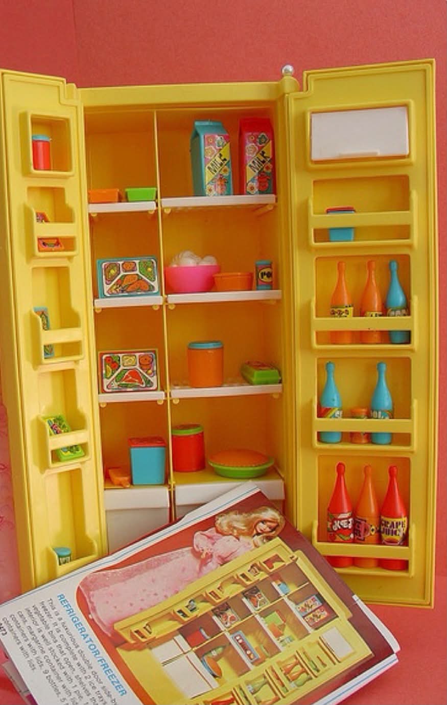 The 1978 Barbie Dream Furniture Collection Refrigerator / Freezer!