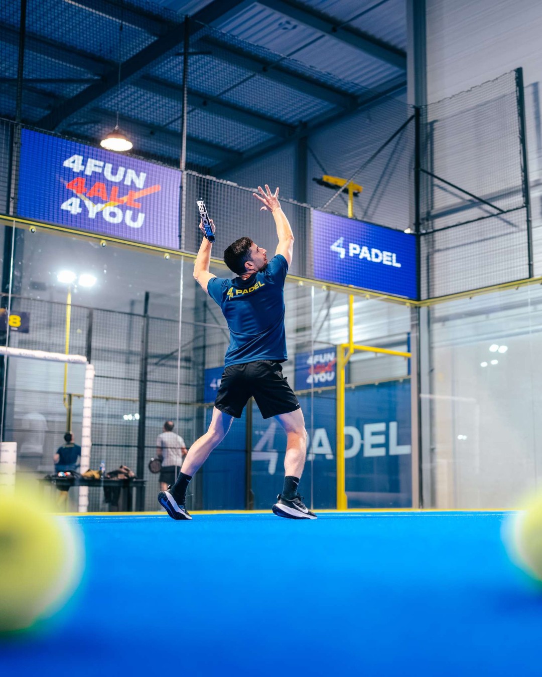 4 PADEL - Le padel, le seul sport où rater un smash peut devenir… un ...