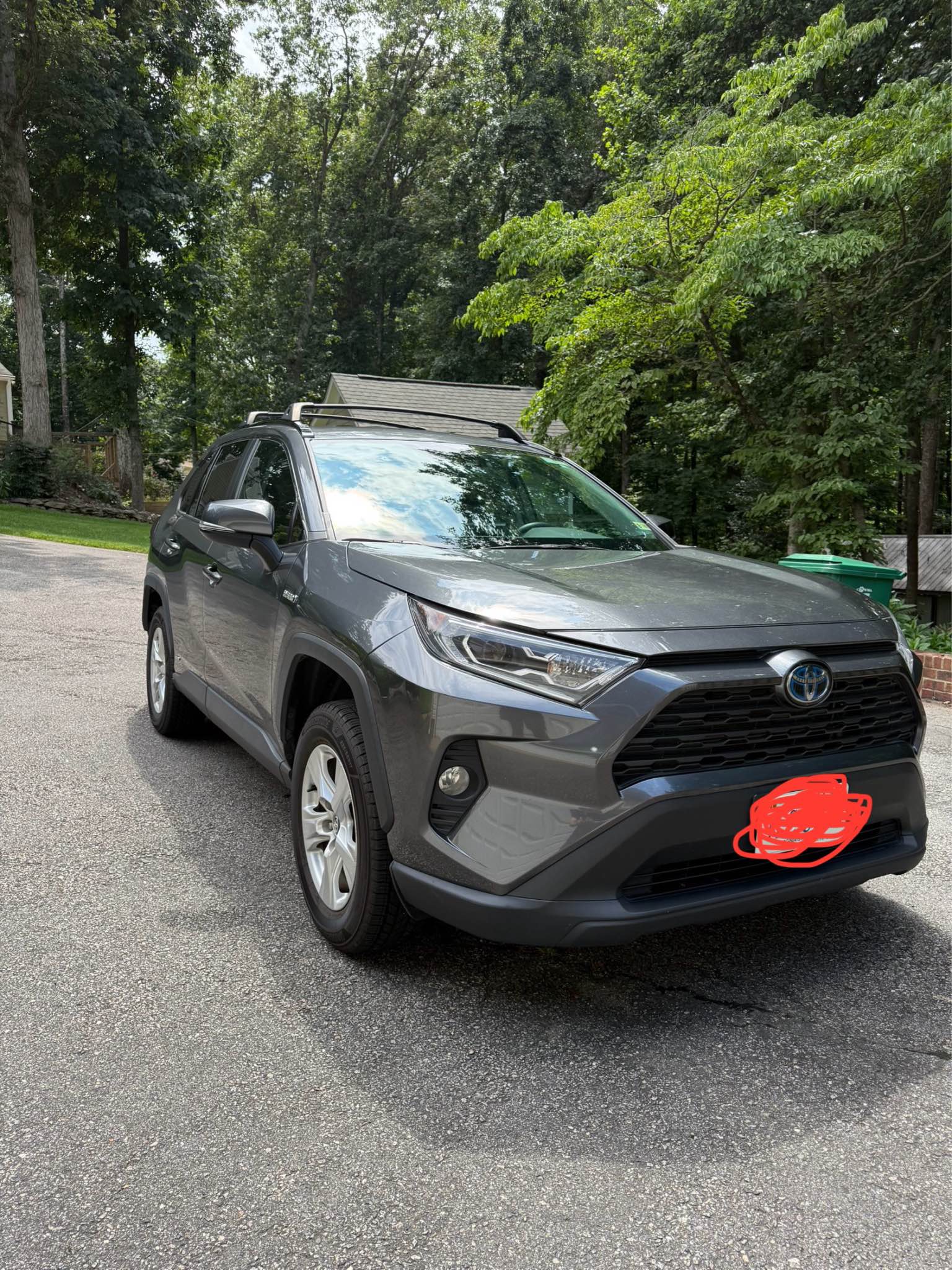 2020 Toyota RAV4 · XLE Hybrid Sport Utility 4D