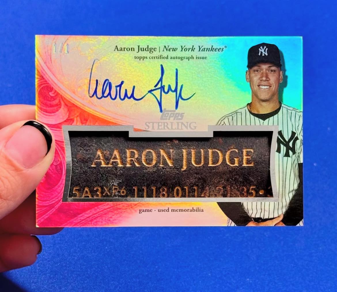 Aaron Judge 1/1 bat relic autograph 🤯 (Pulled by Mamabreaks on