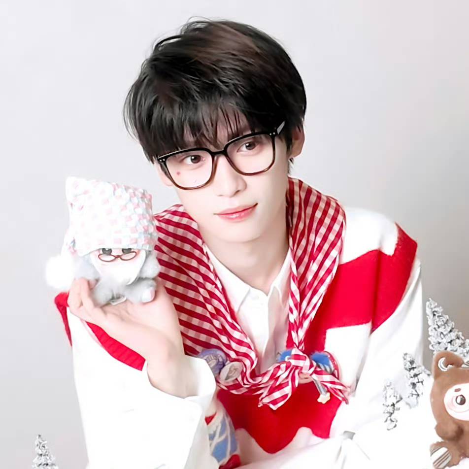 Ziyu you look so cute 🥰🥰🥰🥰🥰 ziyu 🩵🩵🫶♥️