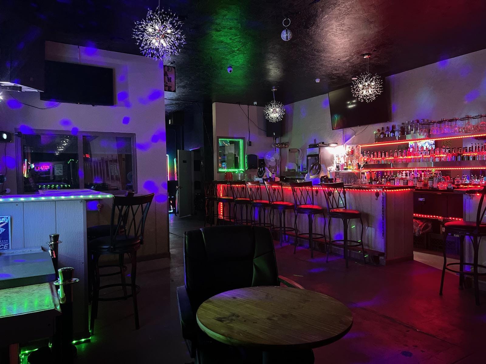 Lucky'z Bar (@lucky.z.bar) • Facebook