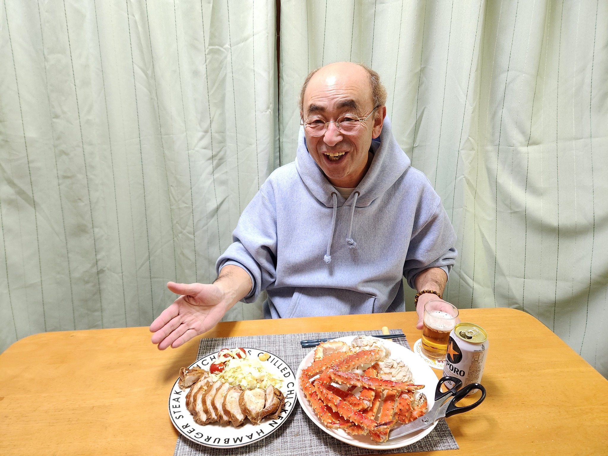 一人飲み同好会 | 孤独の呑食。知床地鶏のチャーシュー&タラバガニで乾杯🍺💥🍺 | Facebook