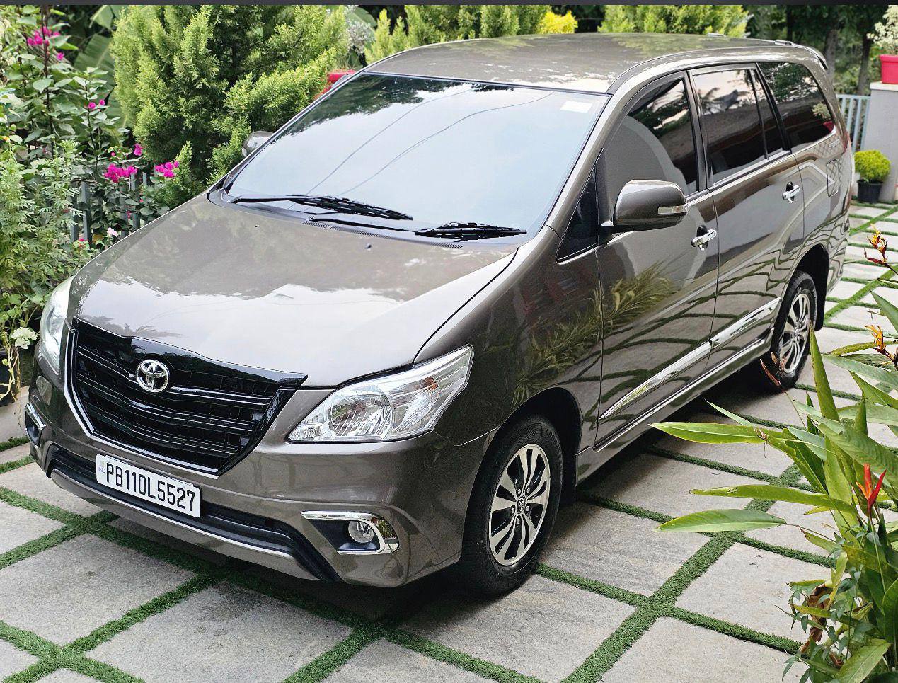 na 2015 MODEL INNOVA ZX 150000 KM SECOND OWNERSHIP COMPANY SERVICE NO