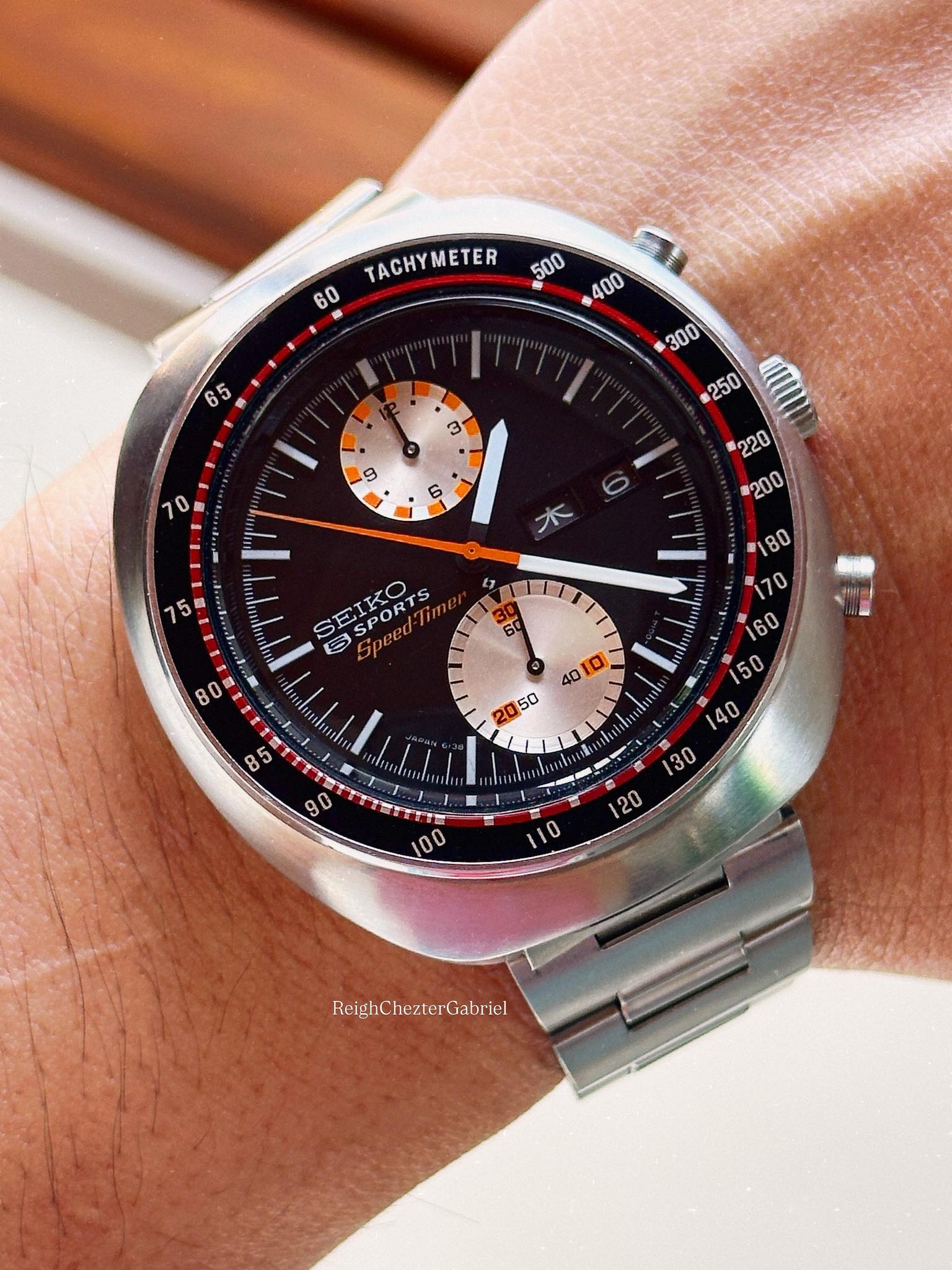 Rare 1975 Seiko 5 Sports Speed-Timer UFO watch