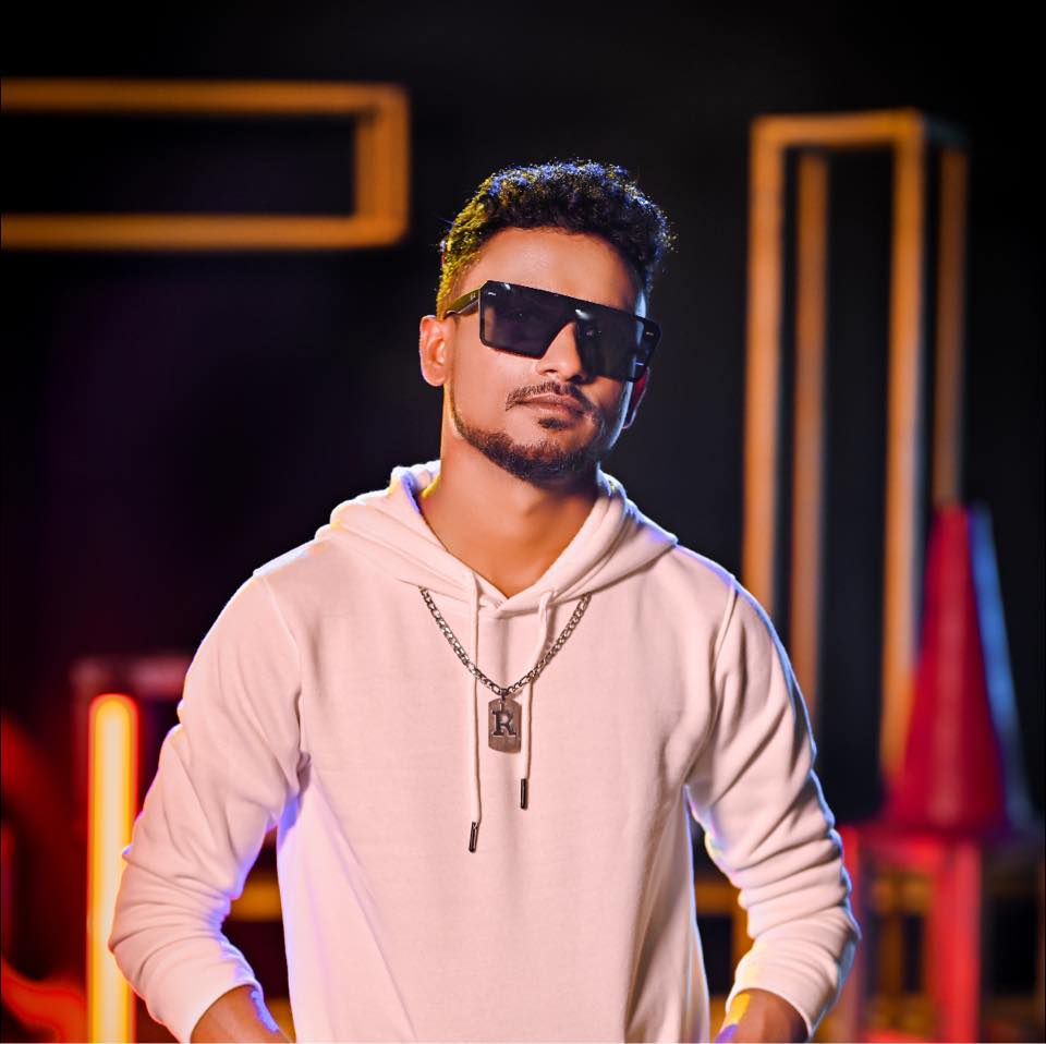 Samith R