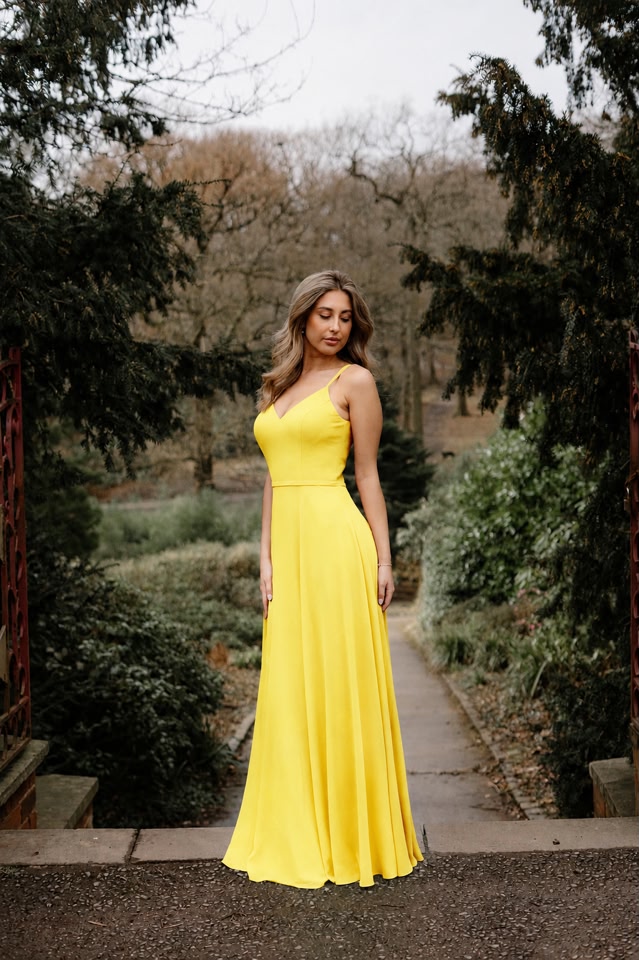 💛✨ Say hello to sunshine with our stunning Lemon Bridesmaids Collection! ✨💛 Bright, fresh, and perfect for spring and summer weddings, our beautiful Lemon bridesmaids dresses are available in 9 gorgeous styles
