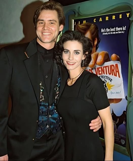 courteney cox ace ventura black dress and Jim Carrey shared a joyful reunion, reminiscing about their time on the set of Ventura: Pet Detective. The meeting brought back memories of the film's iconic comedic moments Jim Carrey and Courteney Cox Ace Ventura