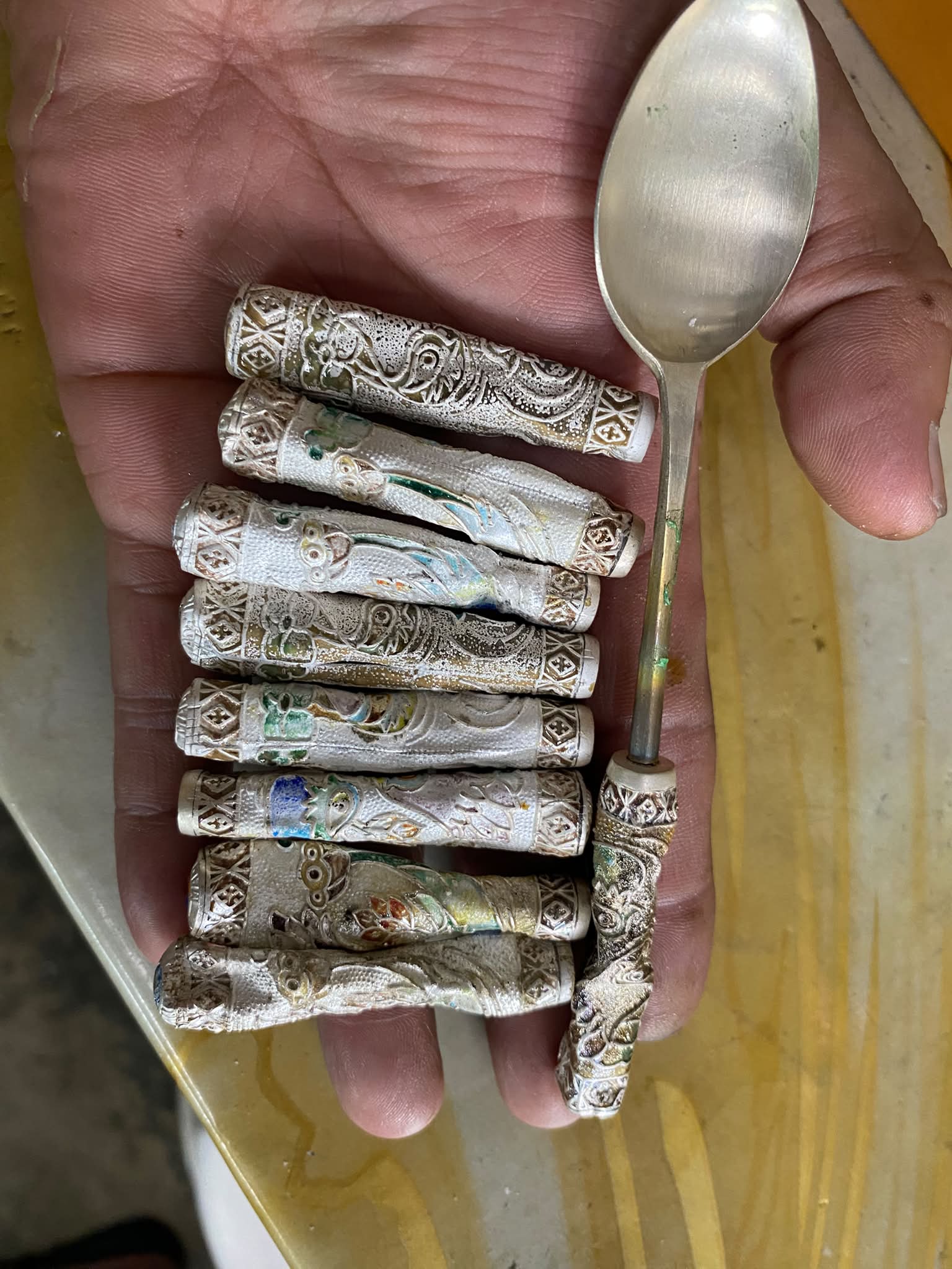 A Bouquet of Spoons: I wouldn't want to dust it… but isn't this a