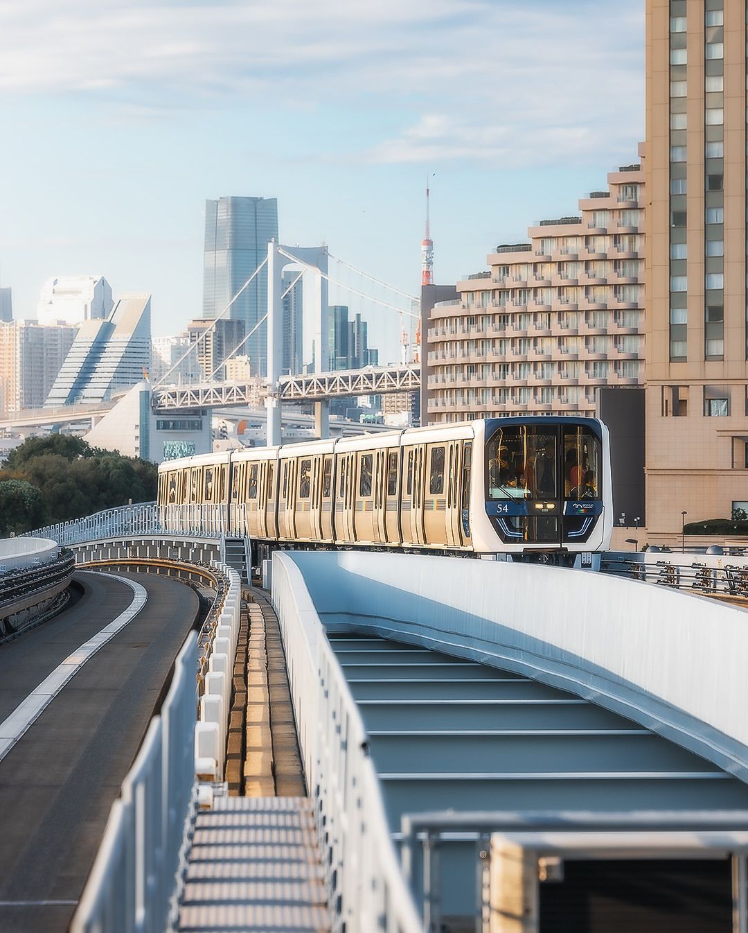 Yes - Train In Tokyo Japan 🇯🇵🌸🚆 🚉 | Facebook