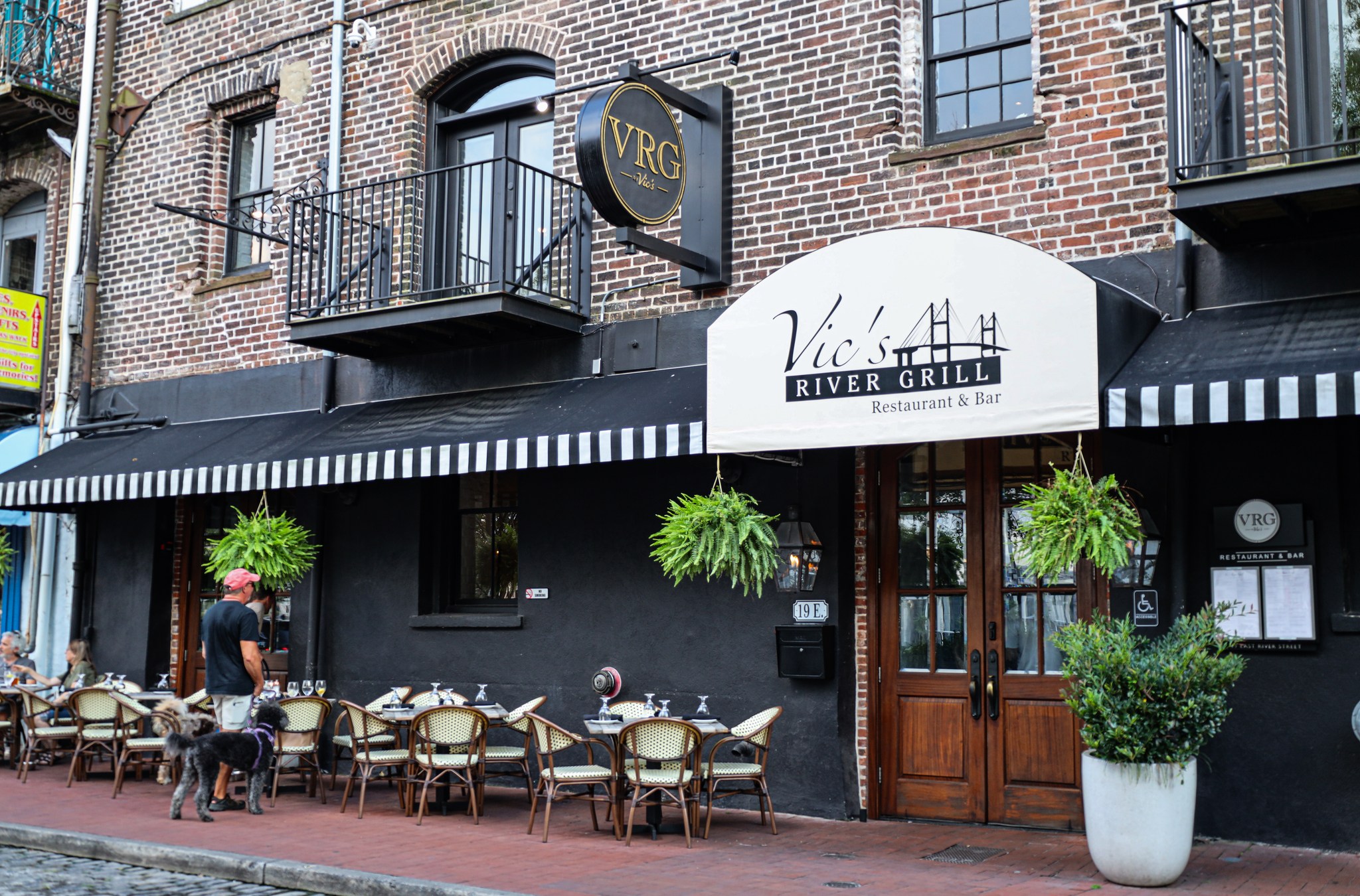 Vic’s River Grill | Savannah GA