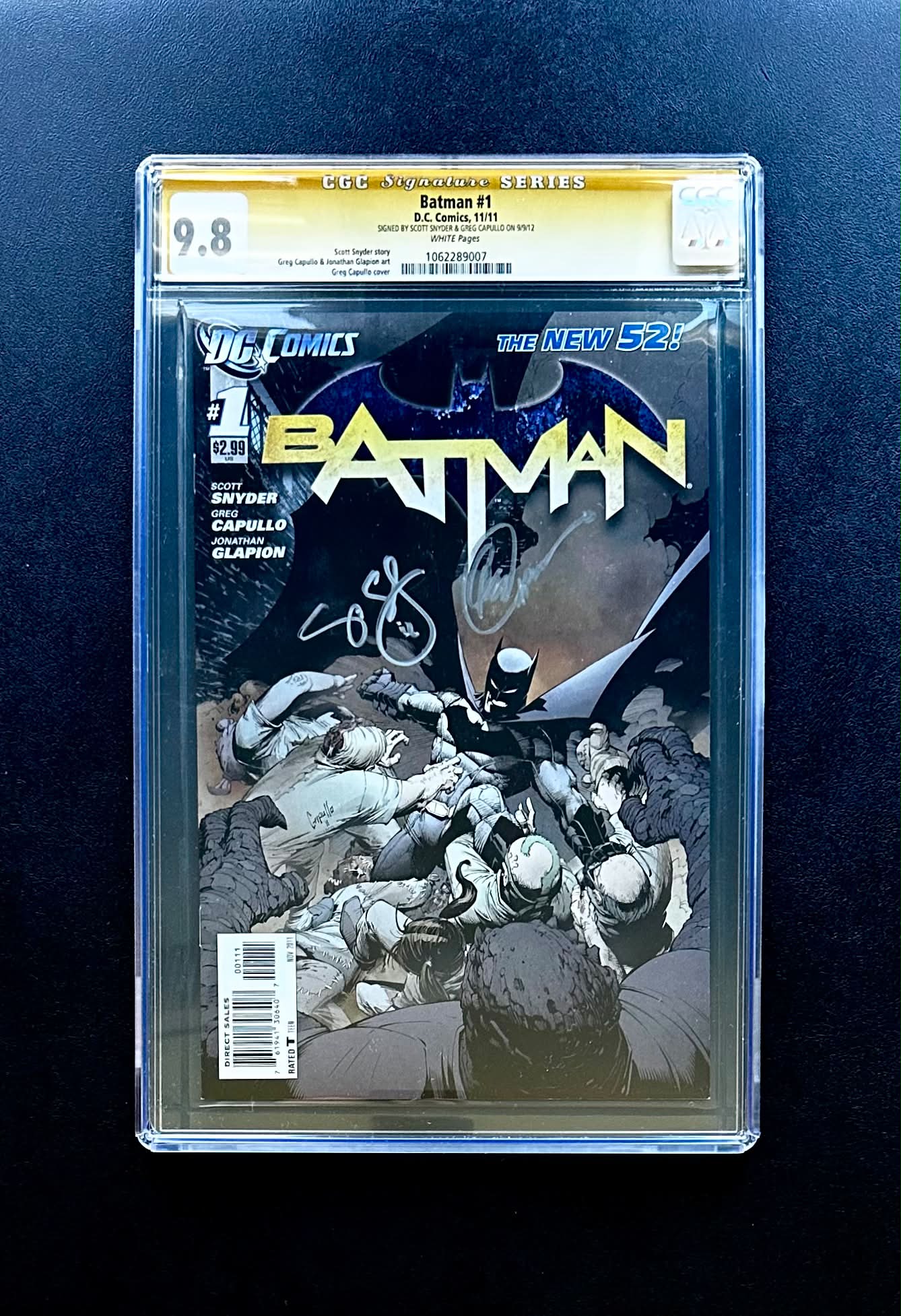 Signed Batman #1 Comic Book by Scott Snyder and Greg Capullo