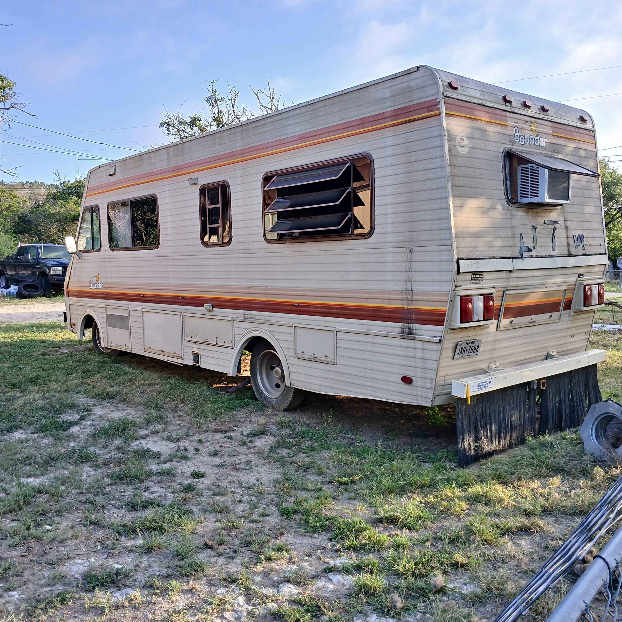 1986 Winnebago Ooo - RVs & Campers - Kerrville, Texas | Facebook ...