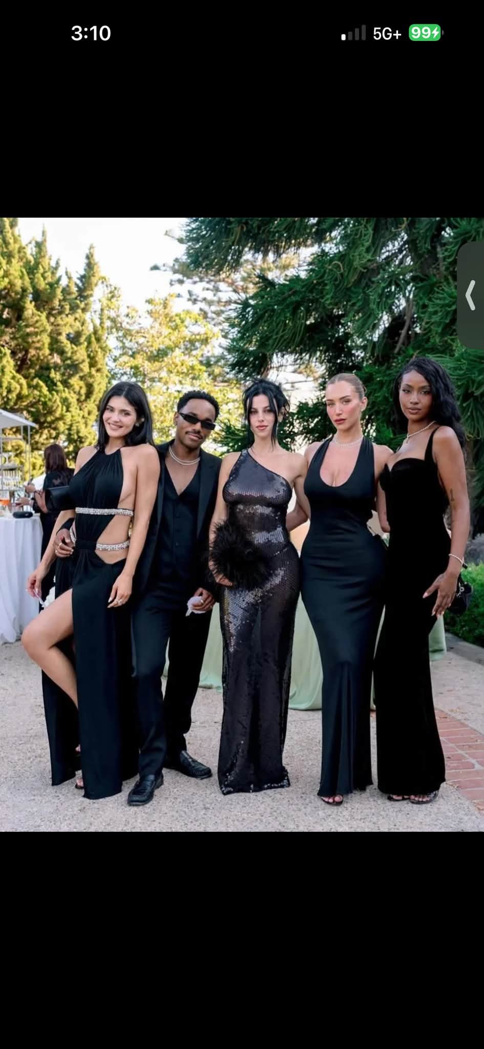 kylie jenner bridesmaid dress I'm cracking UP at this whole Jenner/Jordyn Woods wedding debacle 😂 Because let's be serious…Kylie's dress was tacky AF! She didn't “steal the spotlight” from Jordyn at all even if Festival22 Vintage 1930-40s USMC Marine Fabric Quantity:Full piece - 13.5 metres / 14.5 yards