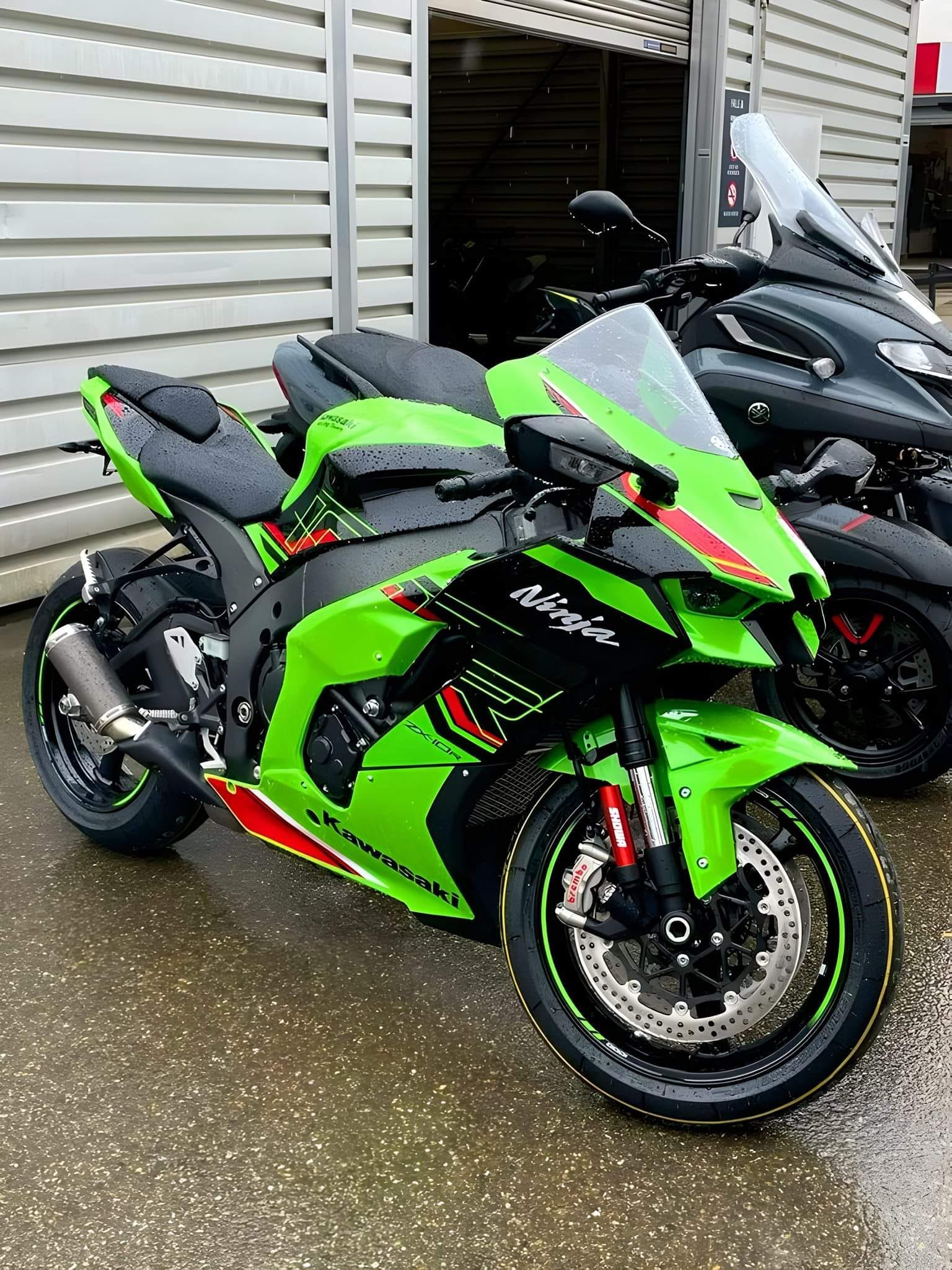 Kawasaki Ninja ZX-10R . . . #Honda #Kawazaki #Ducati #Yamaha