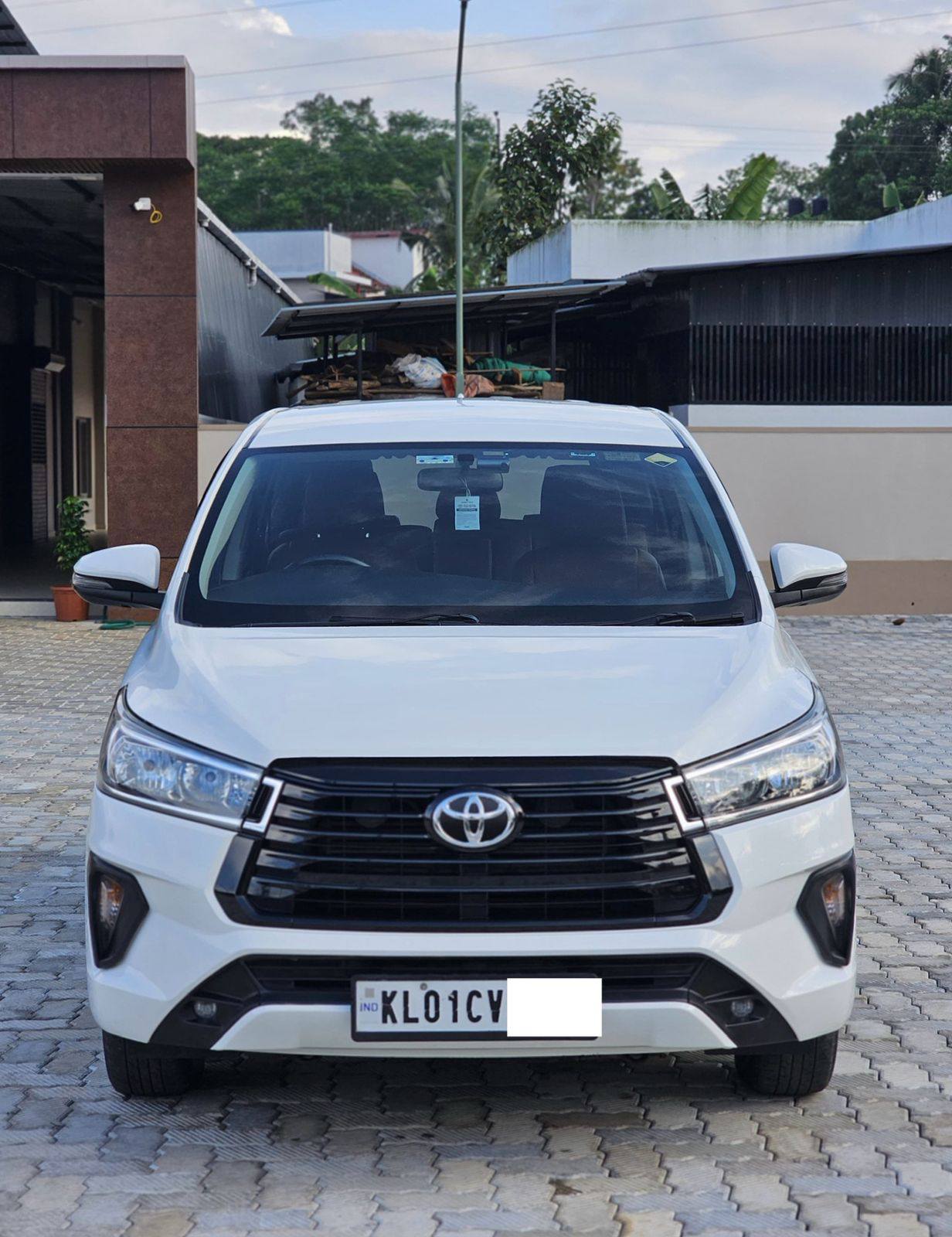 Used 2022 crysta 2.4 gx for sale