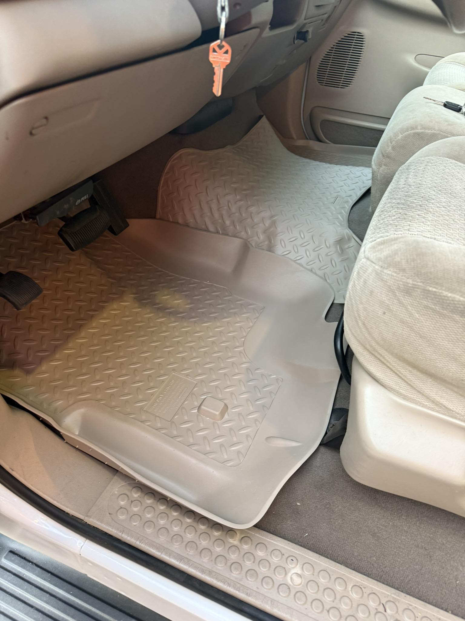 Passenger Side Leather Seat Cover For 2001 Ford F250 F350 Lariat, Tan (4H)
