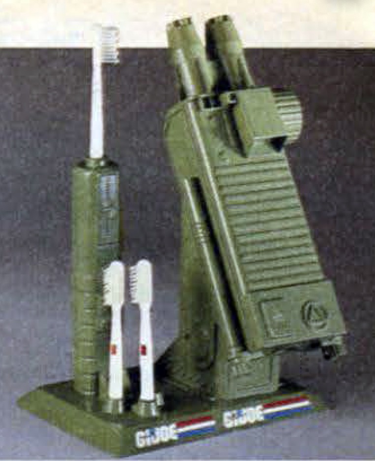 GI JOE装備品等 Vintage G.I. Joe toothbrush and toothpaste dispenser from 1983