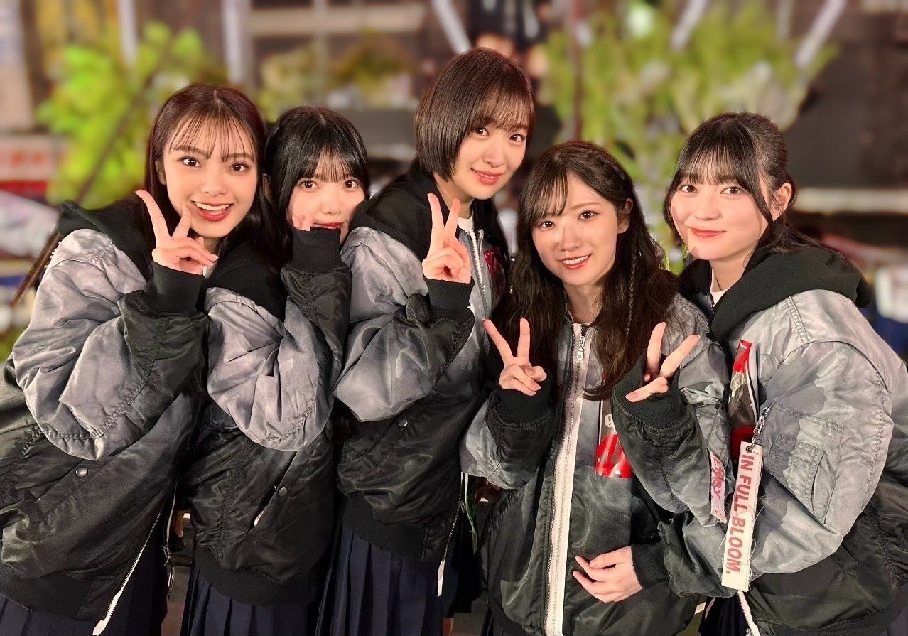 Via 櫻坂46 X ? #櫻坂46_GO_TO_THE_5th ? わちゃわちゃ集合写真 