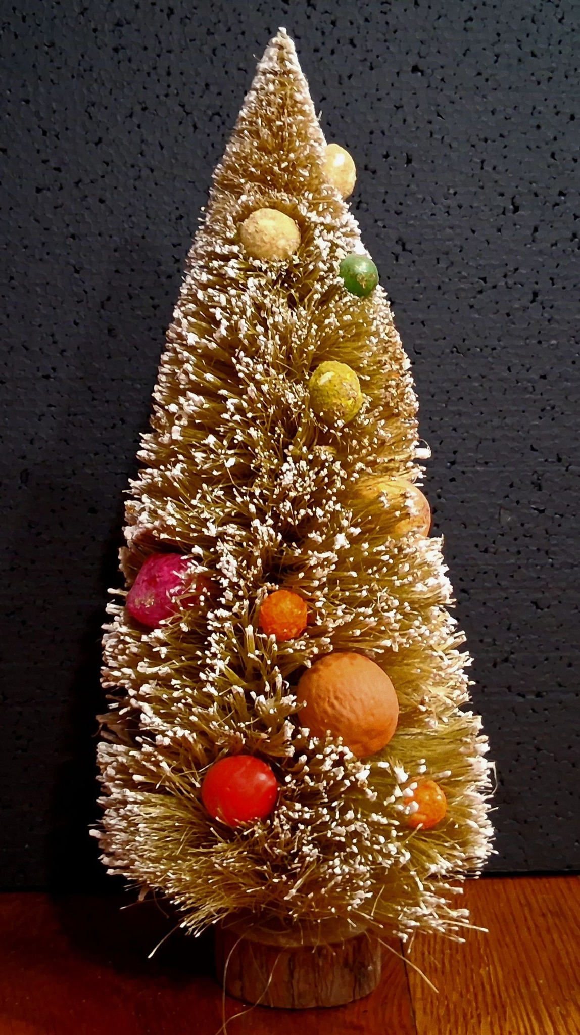 1996 Crinkle Claus Limited Edition - Buckets of Fruit for Good