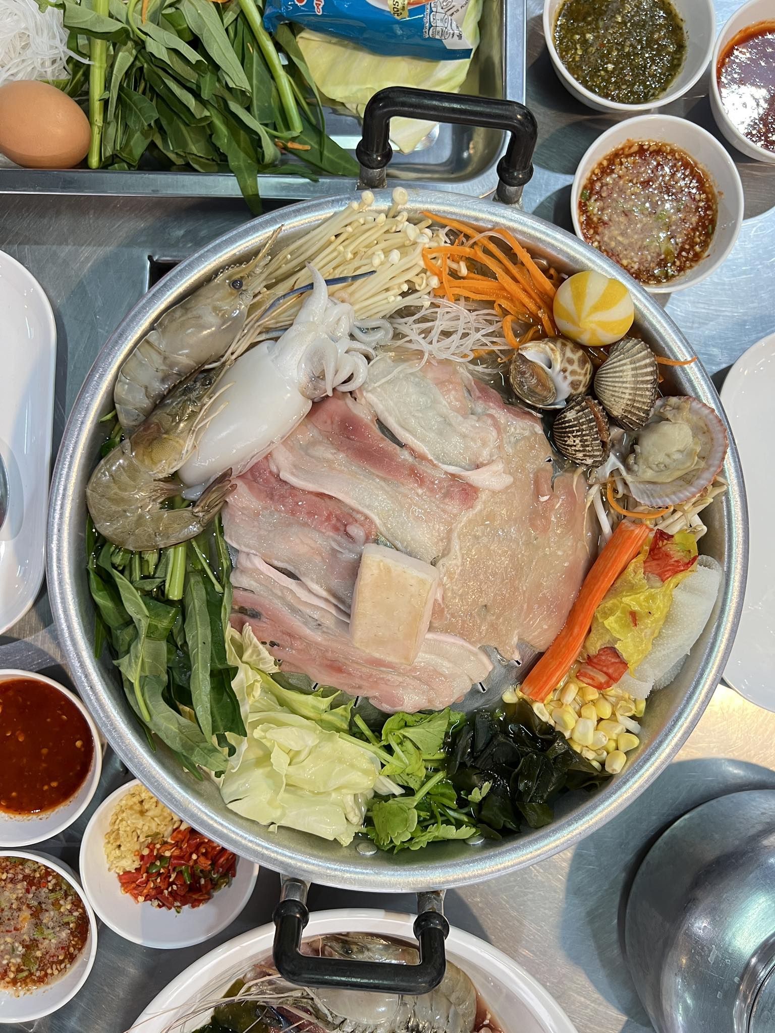 TwoT - ทูที... - TwoT - ทูที หมูกระทะตักเอง บุฟเฟต์ชั่งกิโล